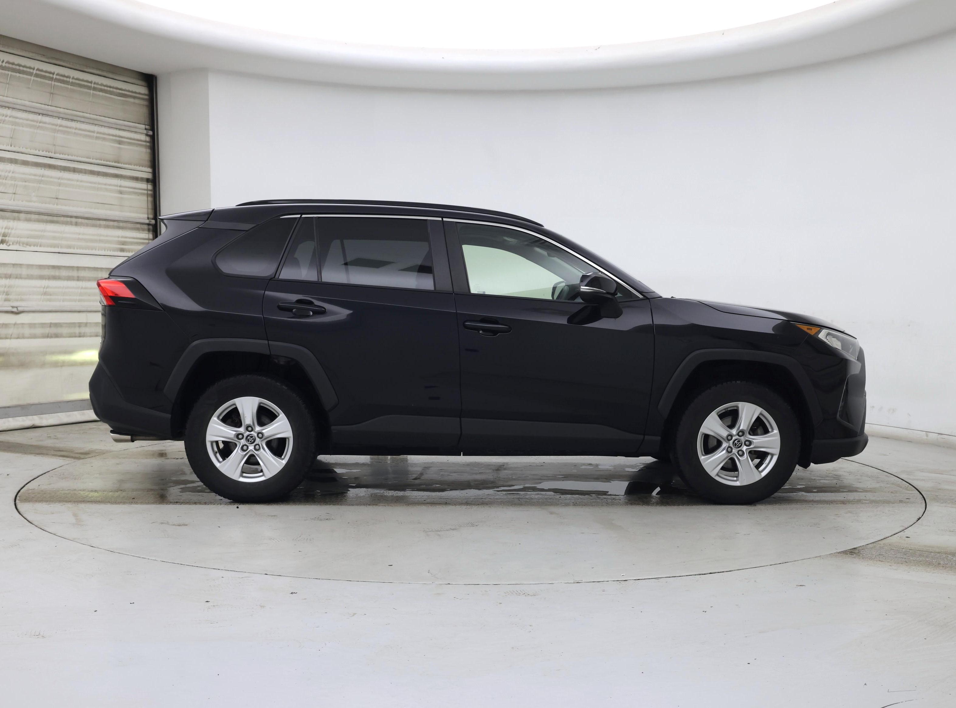 Thumbnail: 2019 Toyota RAV4 - 7