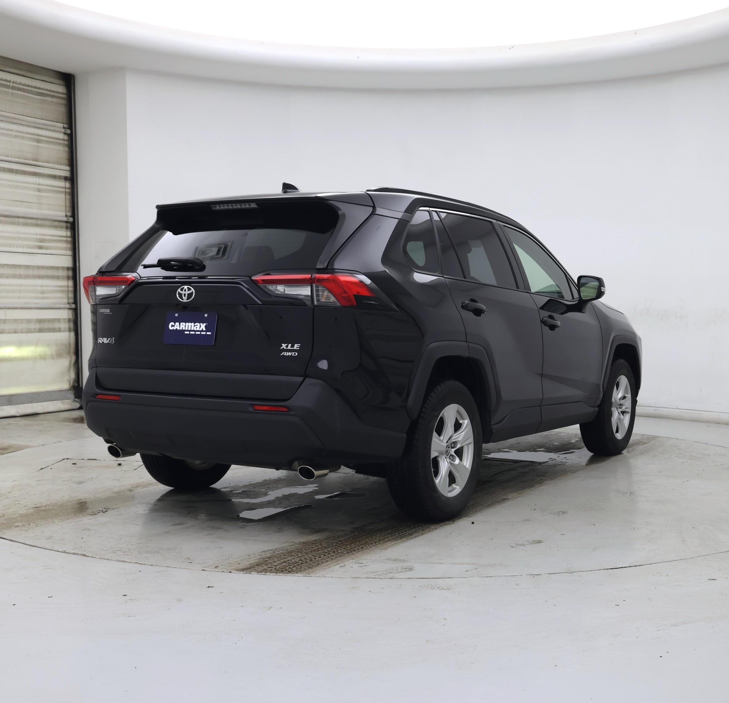 Thumbnail: 2019 Toyota RAV4 - 8