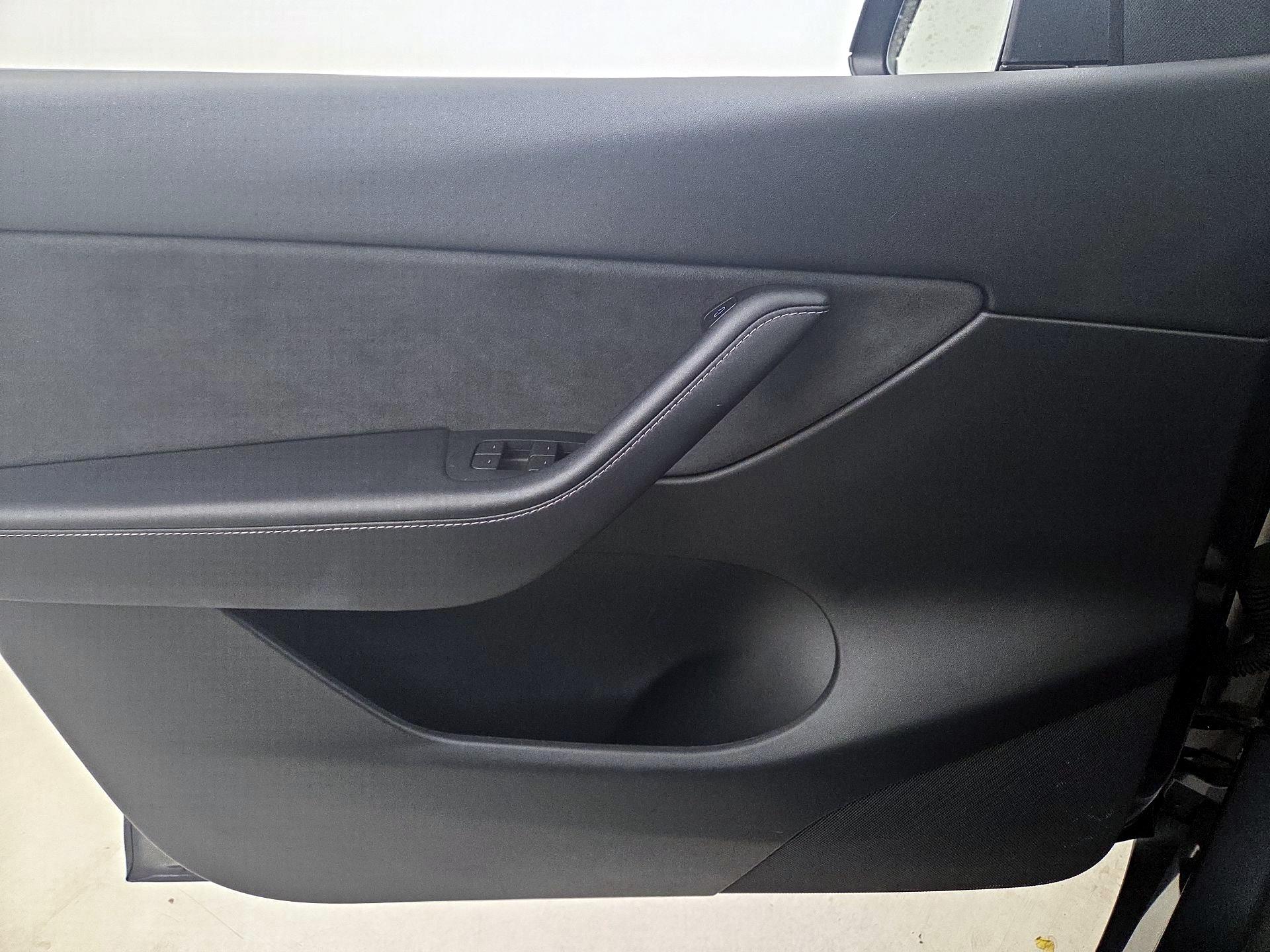 Thumbnail: 2022 Tesla Model Y - 12