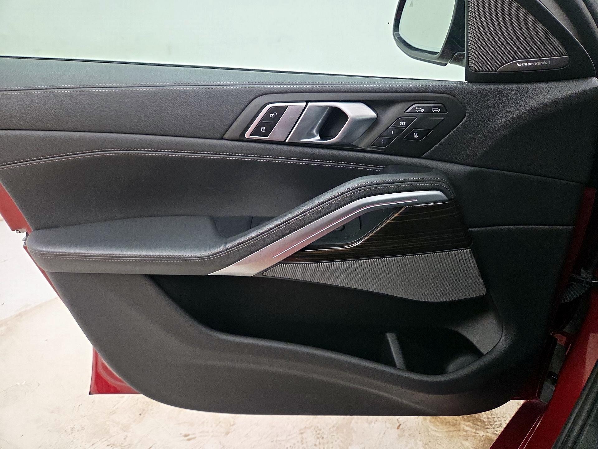 Thumbnail: 2021 BMW X6 - 12