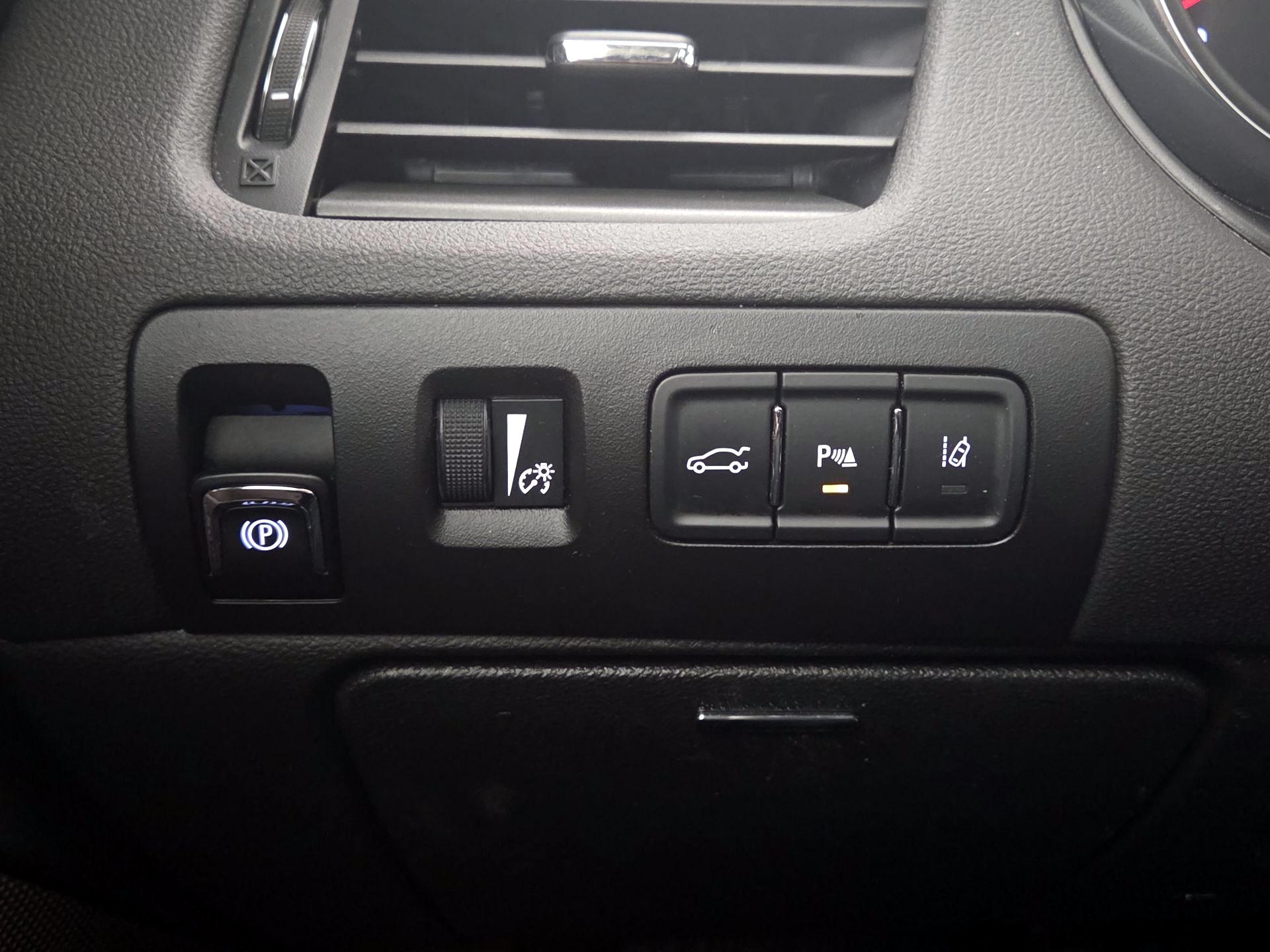 Thumbnail: 2015 Chevrolet Impala - 13