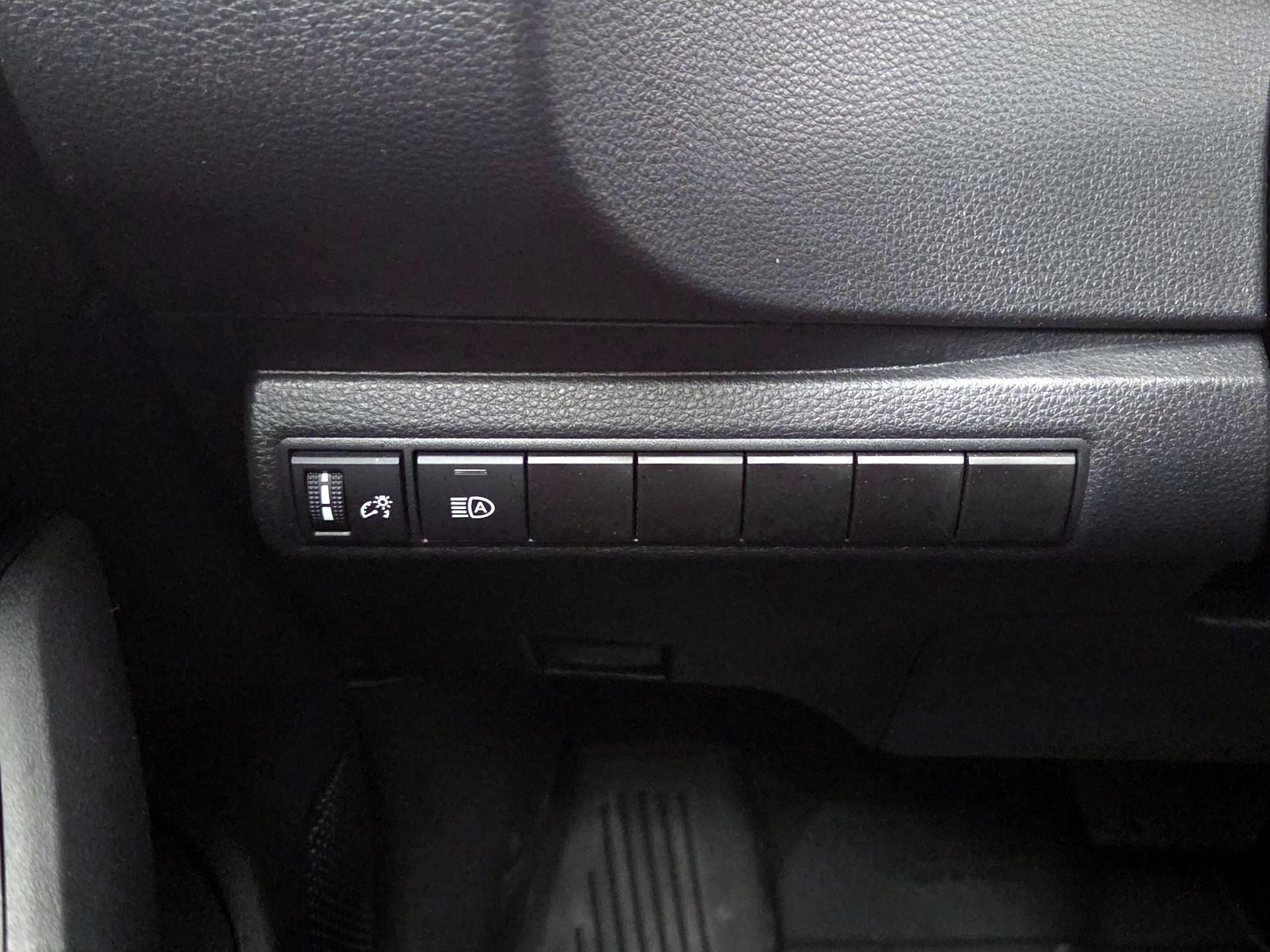 Thumbnail: 2025 Toyota Corolla - 13