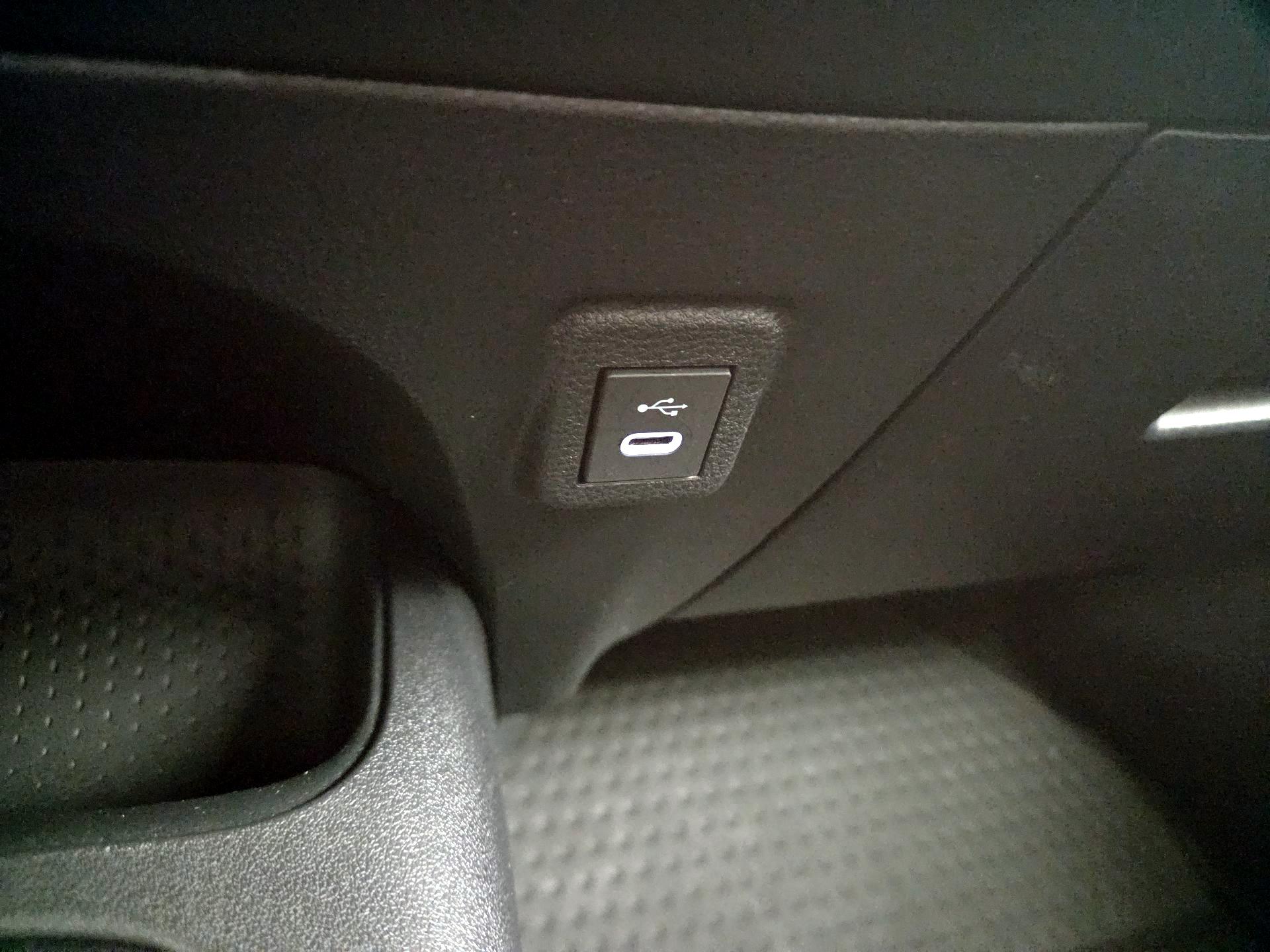 Thumbnail: 2025 Toyota Corolla - 18