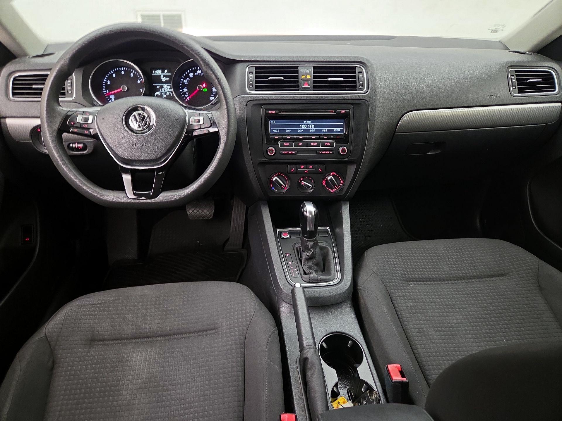 Thumbnail: 2015 Volkswagen Jetta - 9