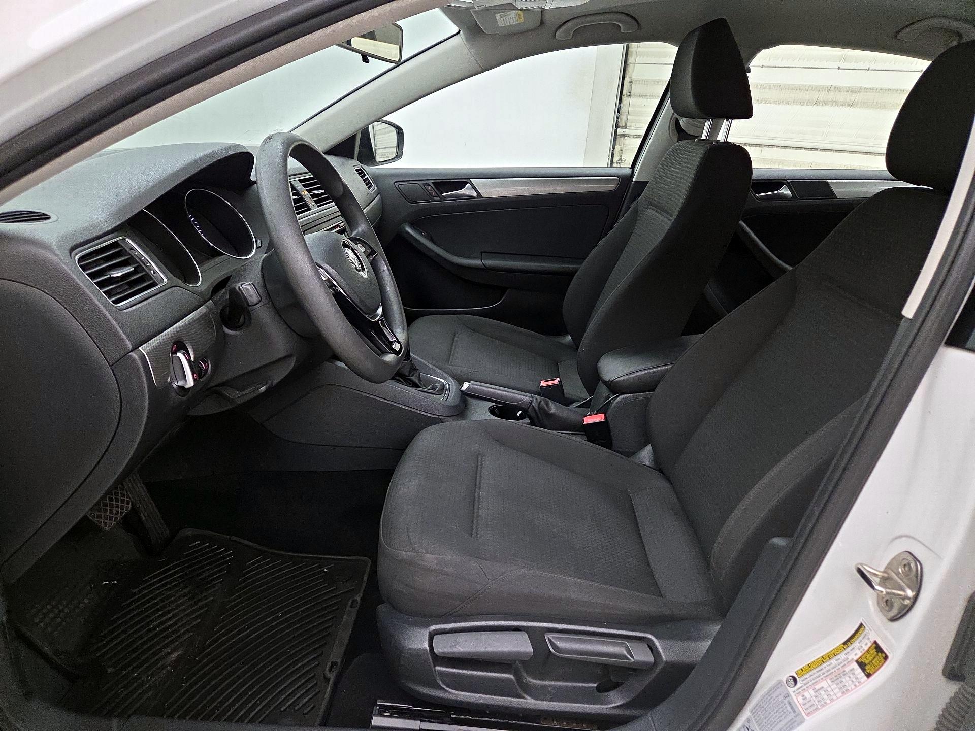 Thumbnail: 2015 Volkswagen Jetta - 11