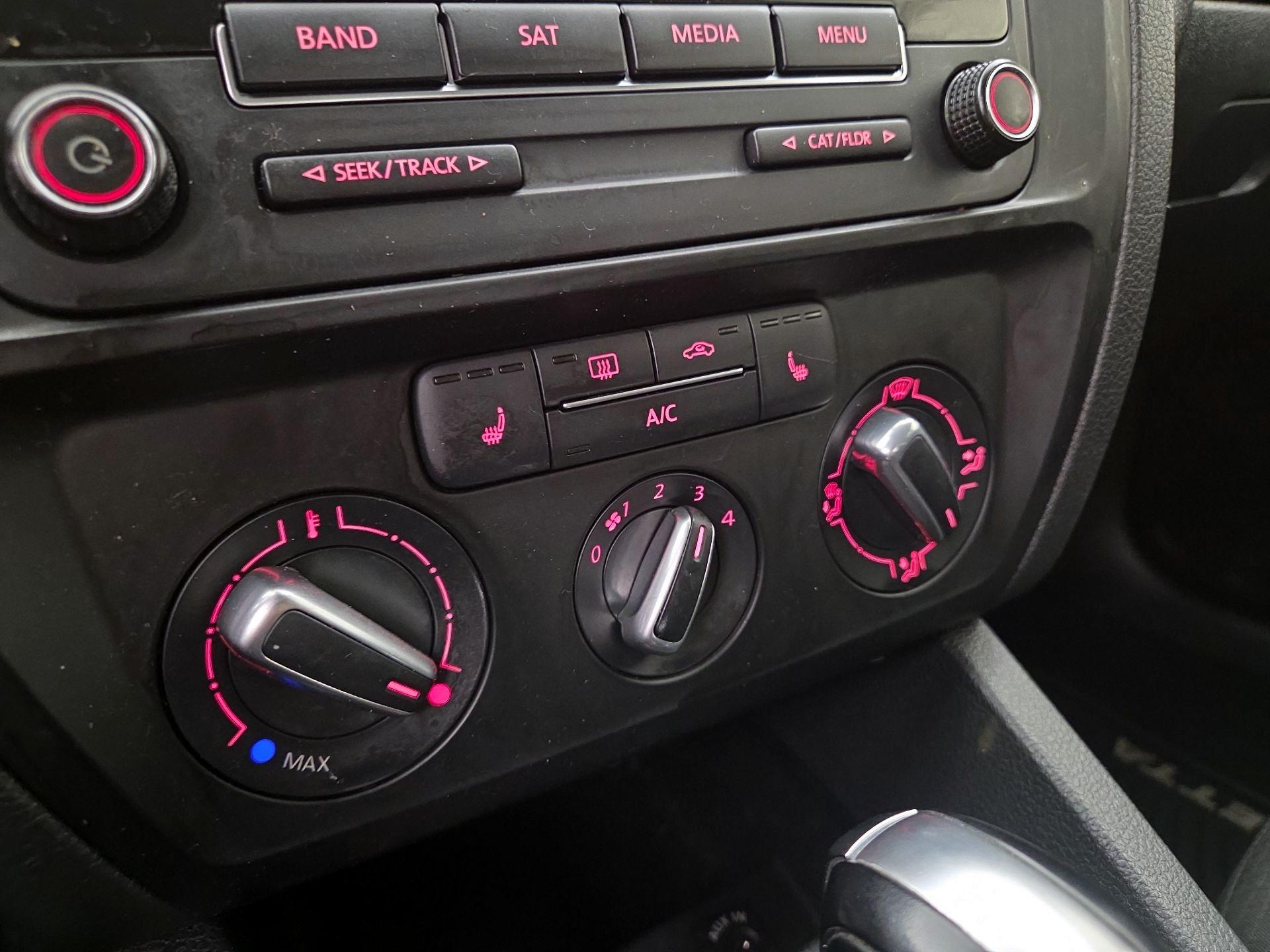 Thumbnail: 2015 Volkswagen Jetta - 15