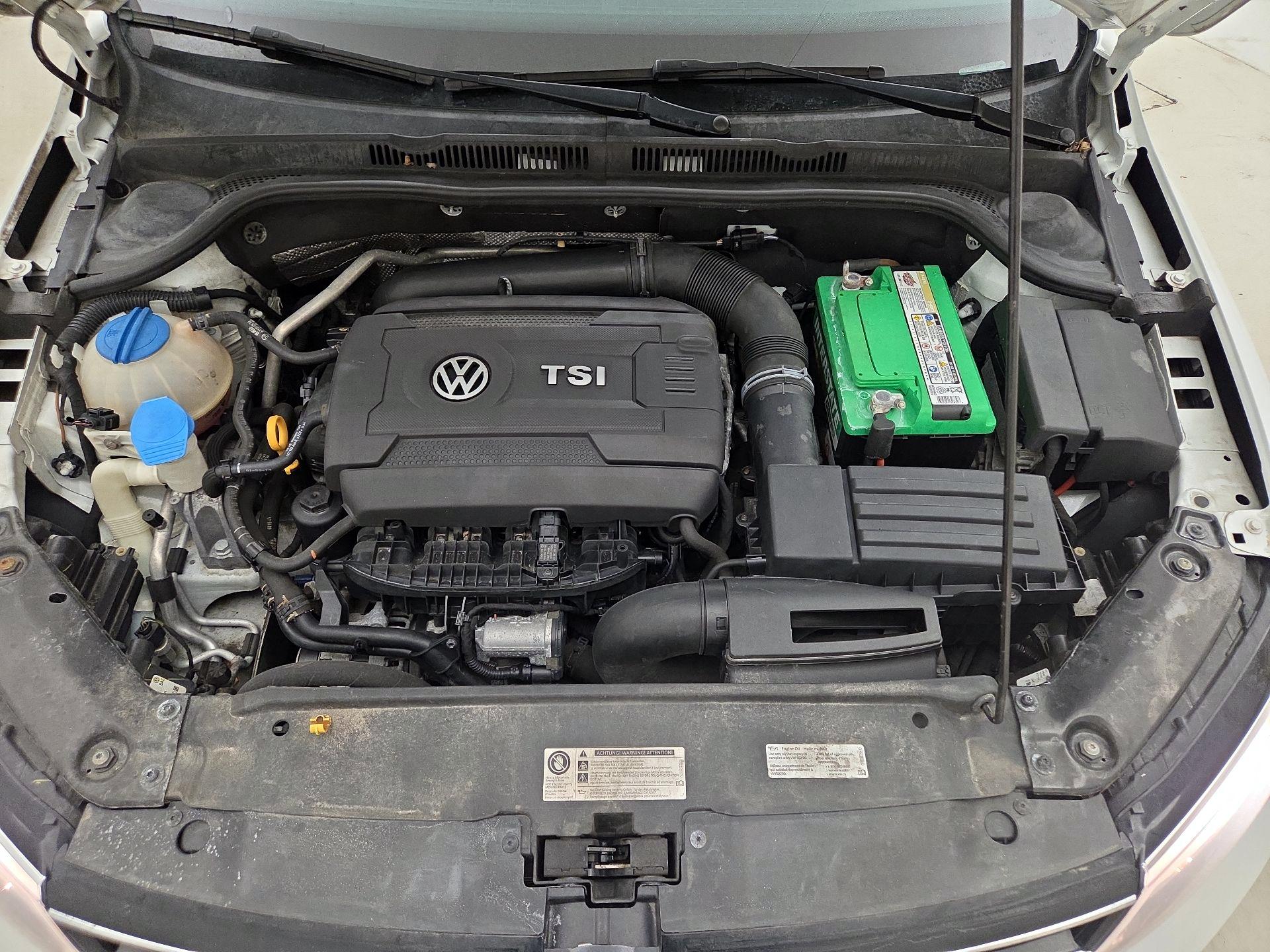 Thumbnail: 2015 Volkswagen Jetta - 20