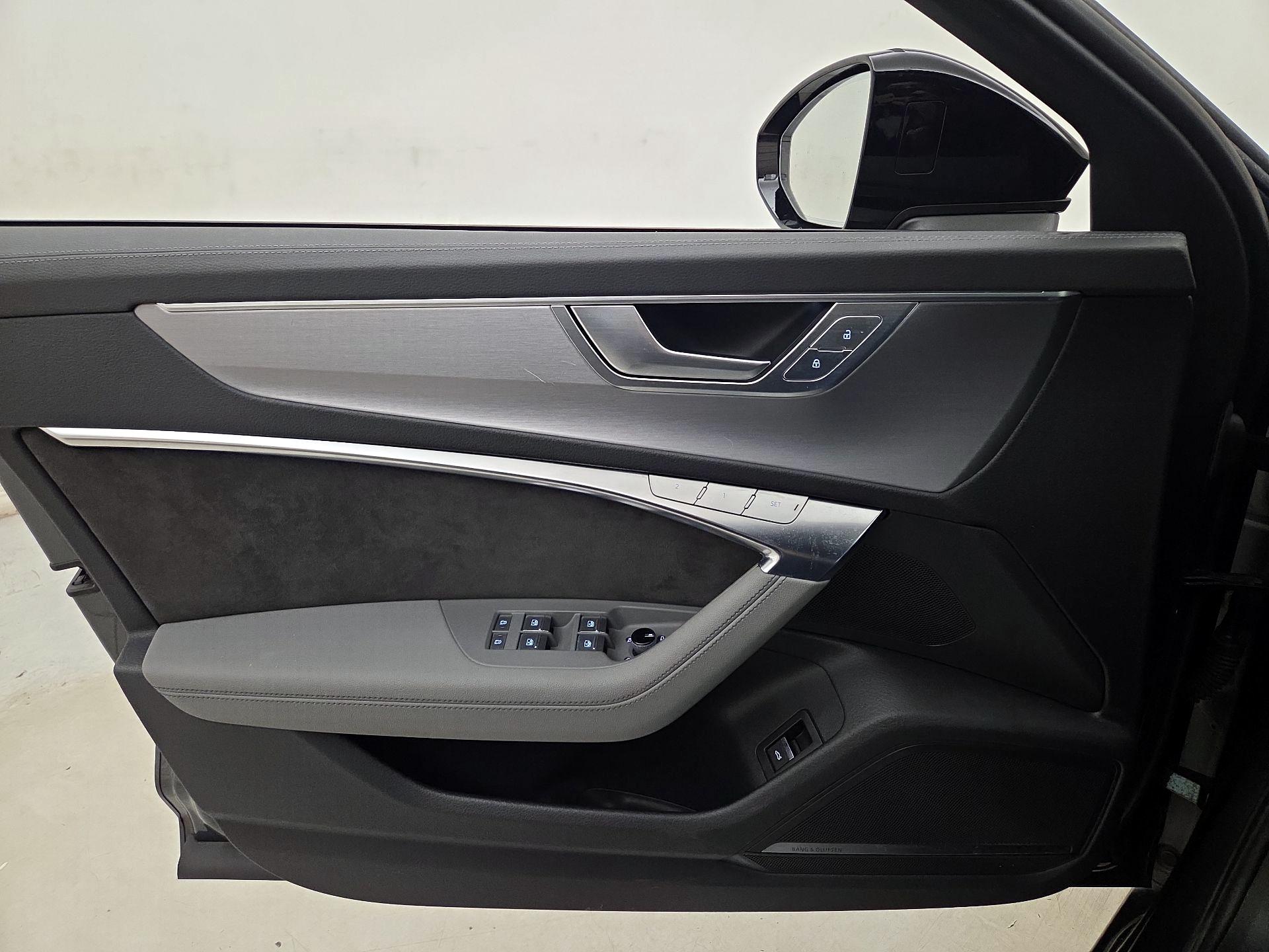 Thumbnail: 2021 Audi S6 - 12