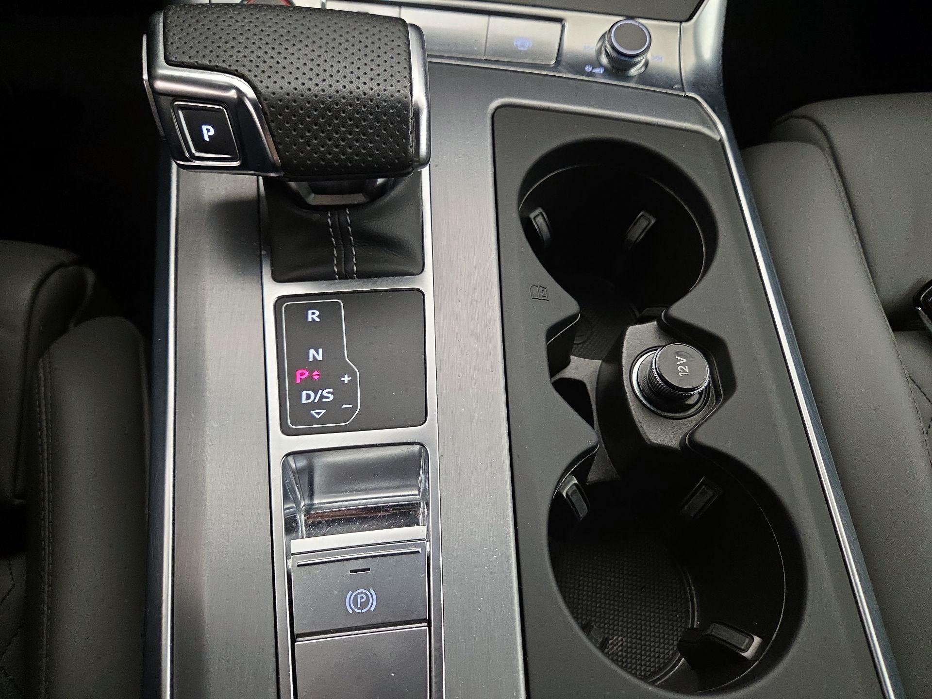 Thumbnail: 2021 Audi S6 - 18