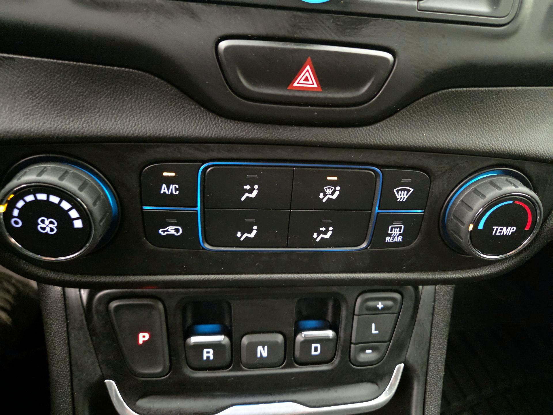 Thumbnail: 2021 GMC Terrain - 16