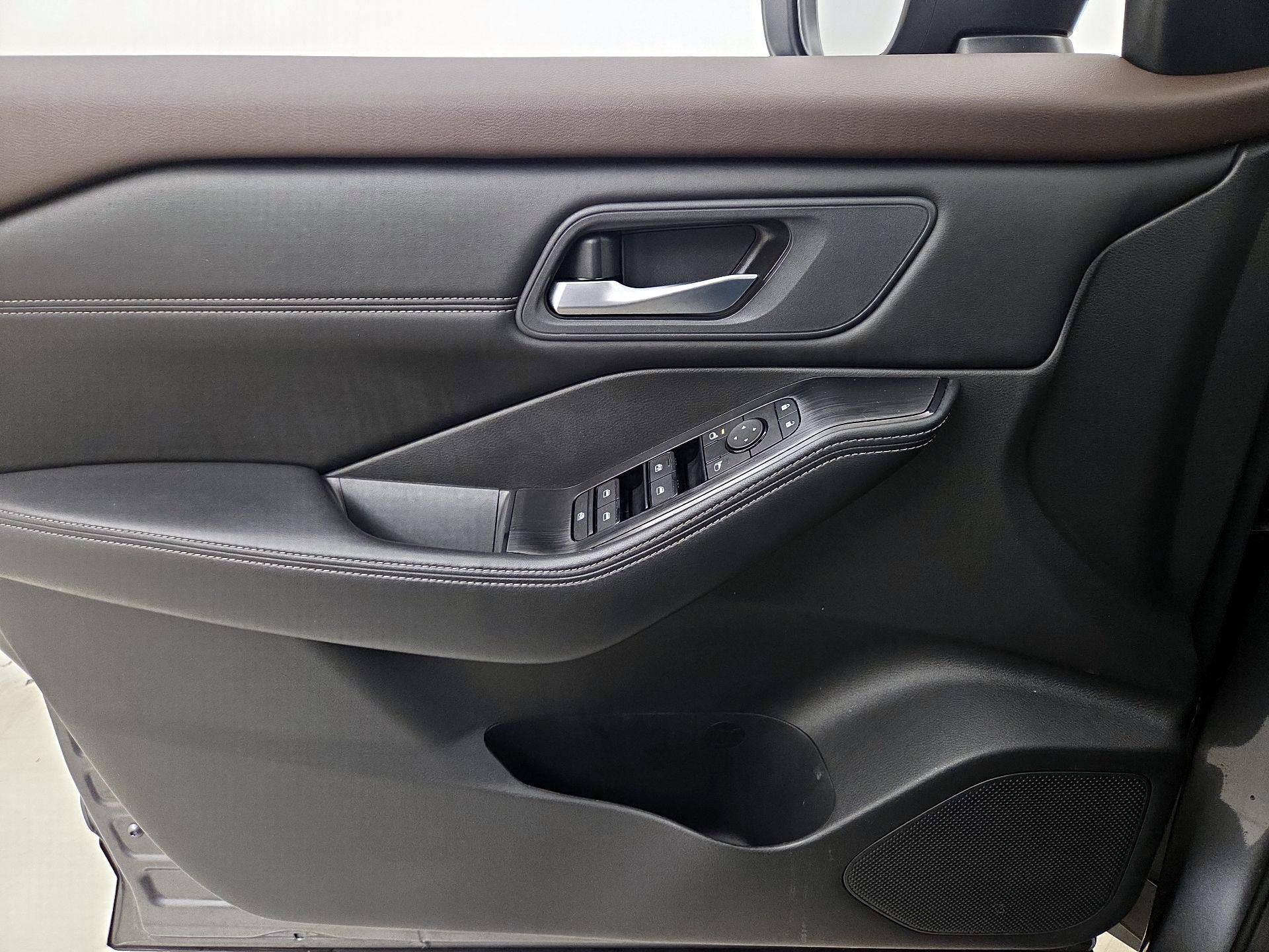 Thumbnail: 2023 Nissan Rogue - 12