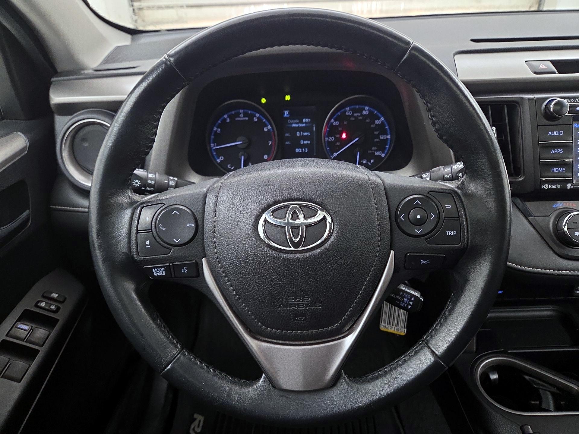 Thumbnail: 2017 Toyota RAV4 - 10