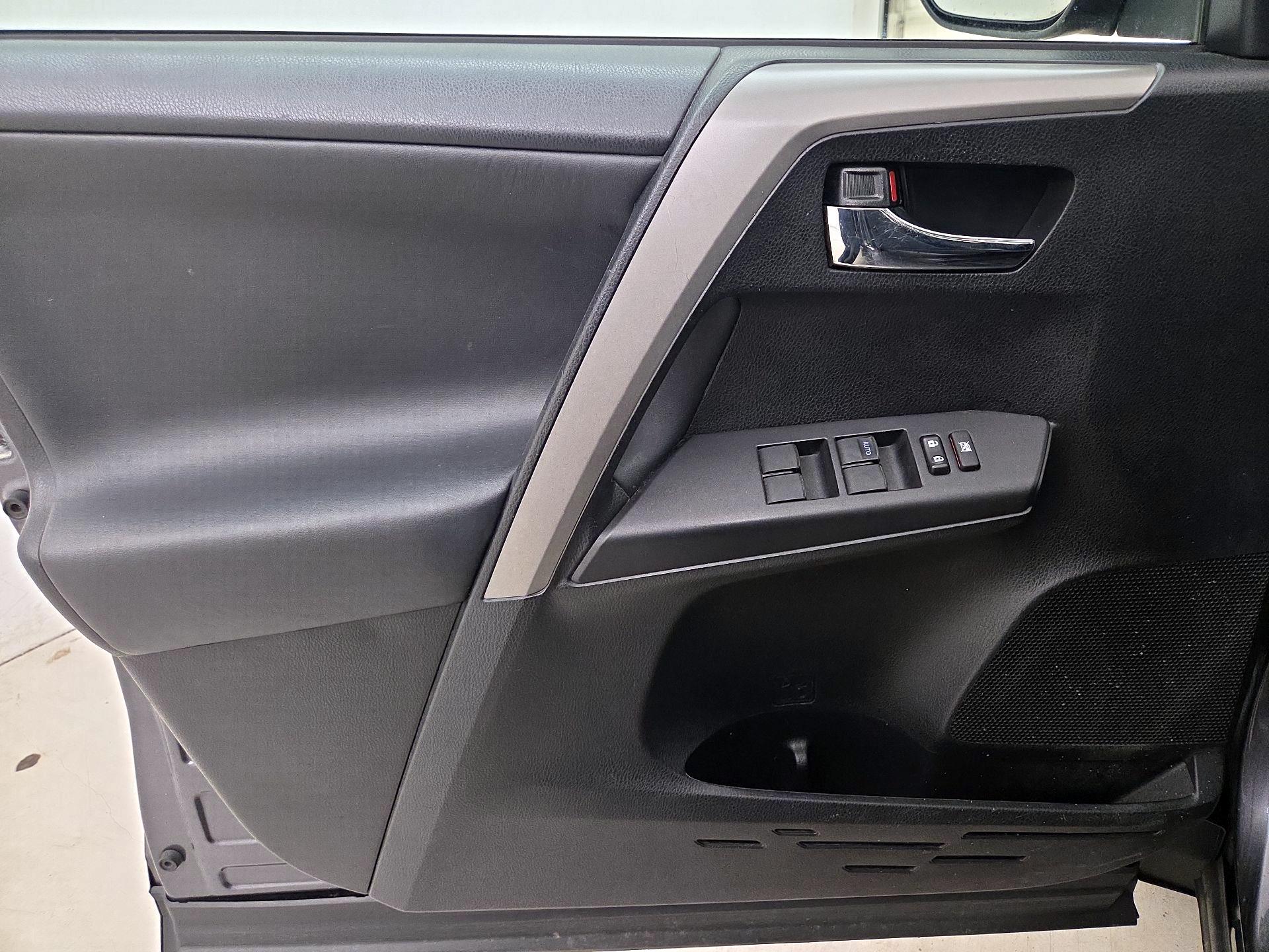 Thumbnail: 2017 Toyota RAV4 - 12