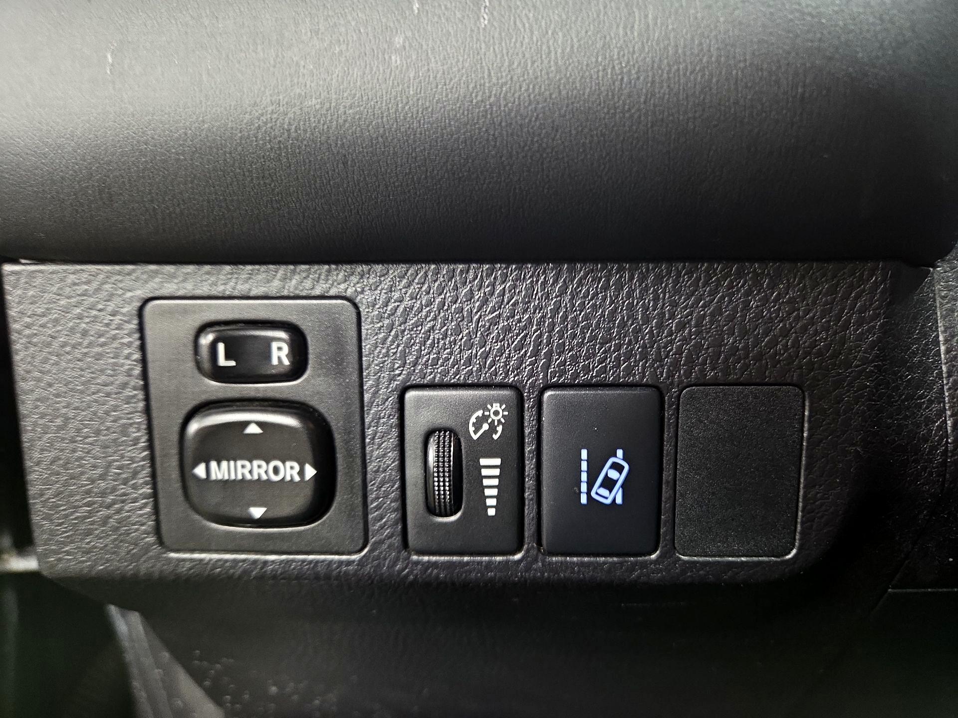 Thumbnail: 2017 Toyota RAV4 - 13