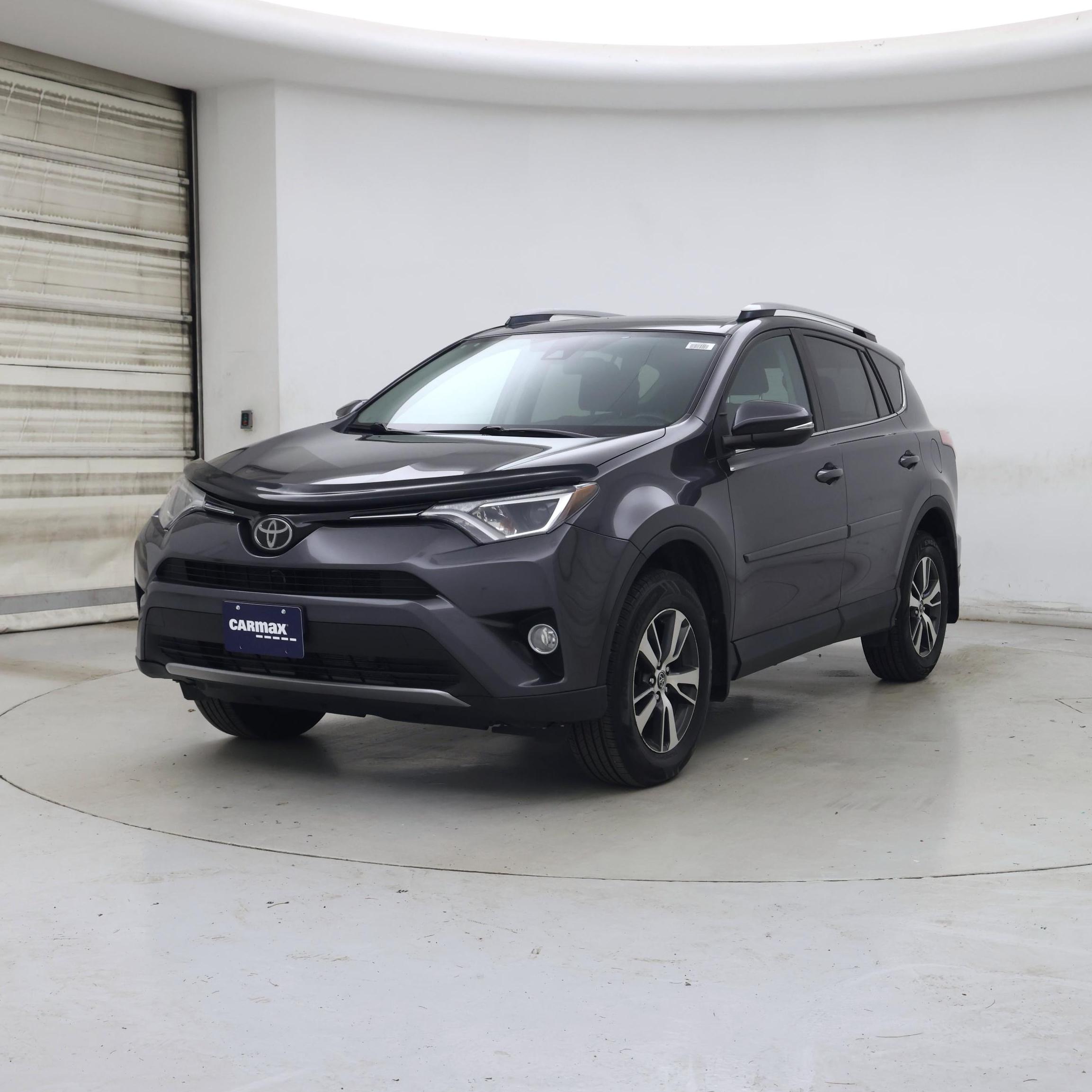 Thumbnail: 2017 Toyota RAV4 - 4