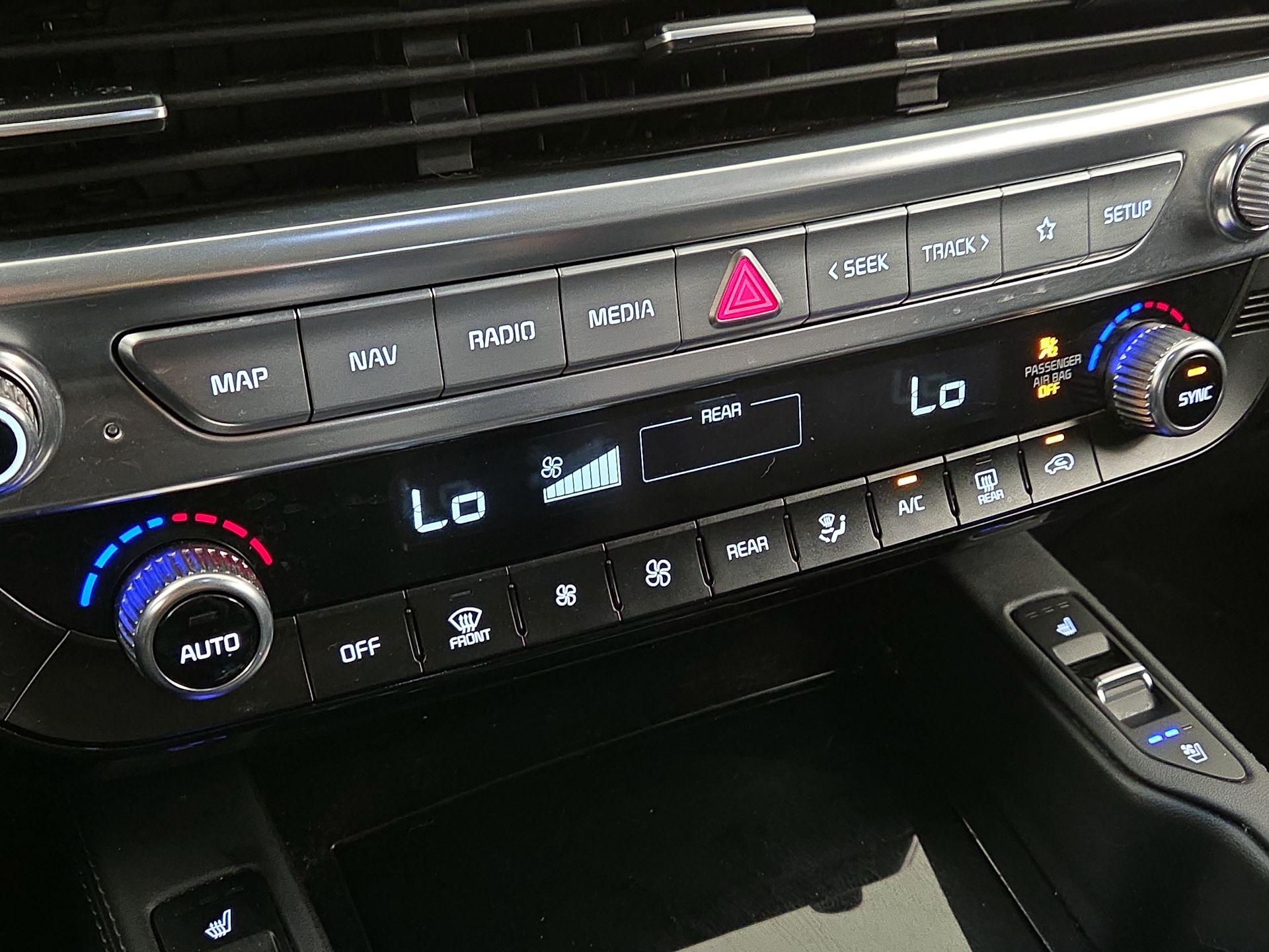 Thumbnail: 2020 Kia Telluride - 17