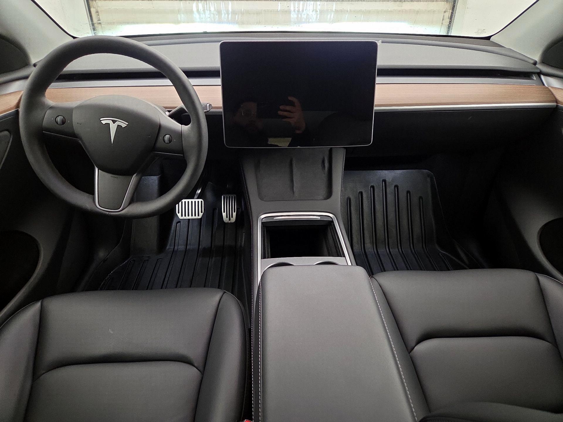 Thumbnail: 2024 Tesla Model Y - 9