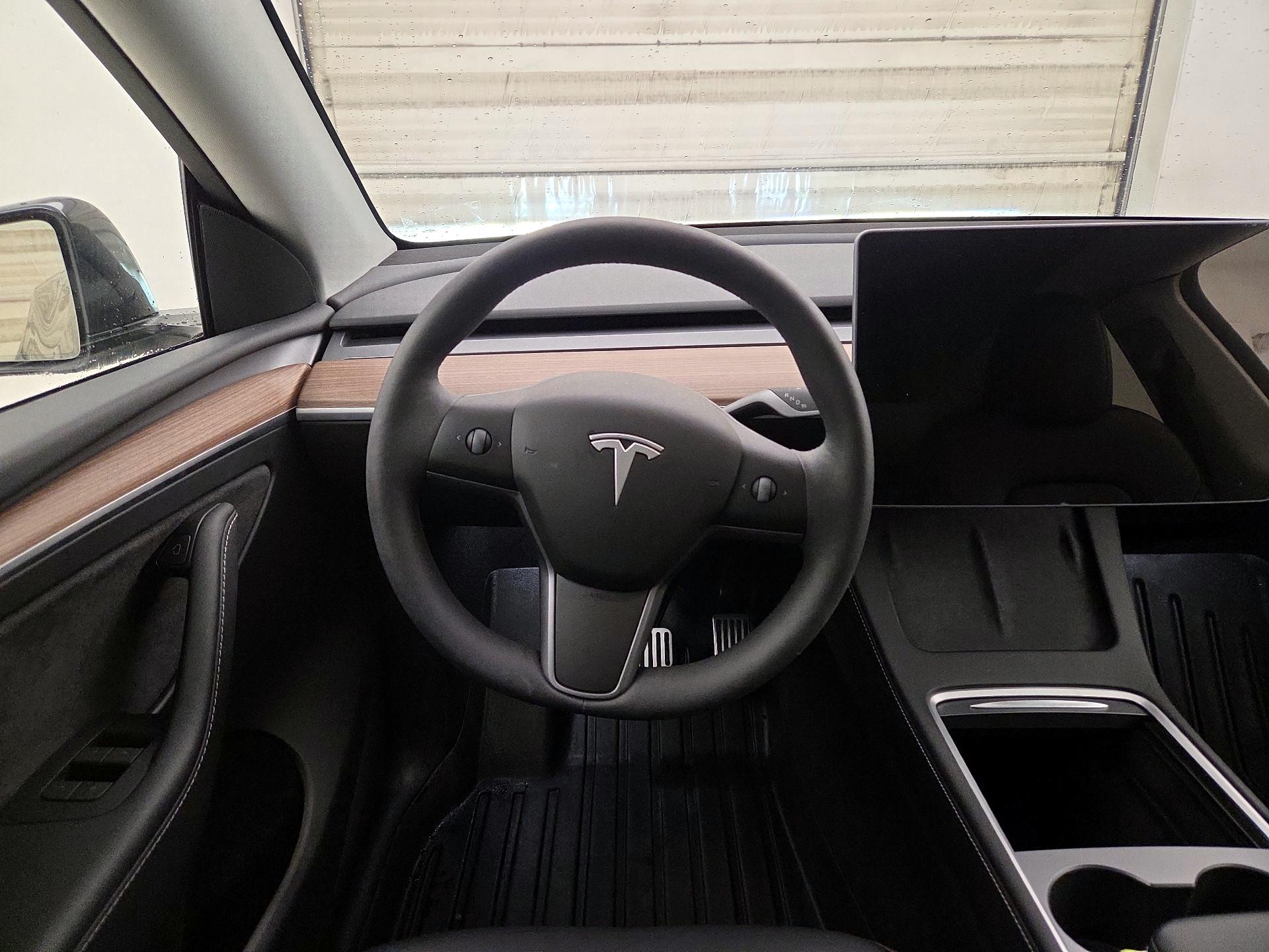 Thumbnail: 2024 Tesla Model Y - 10