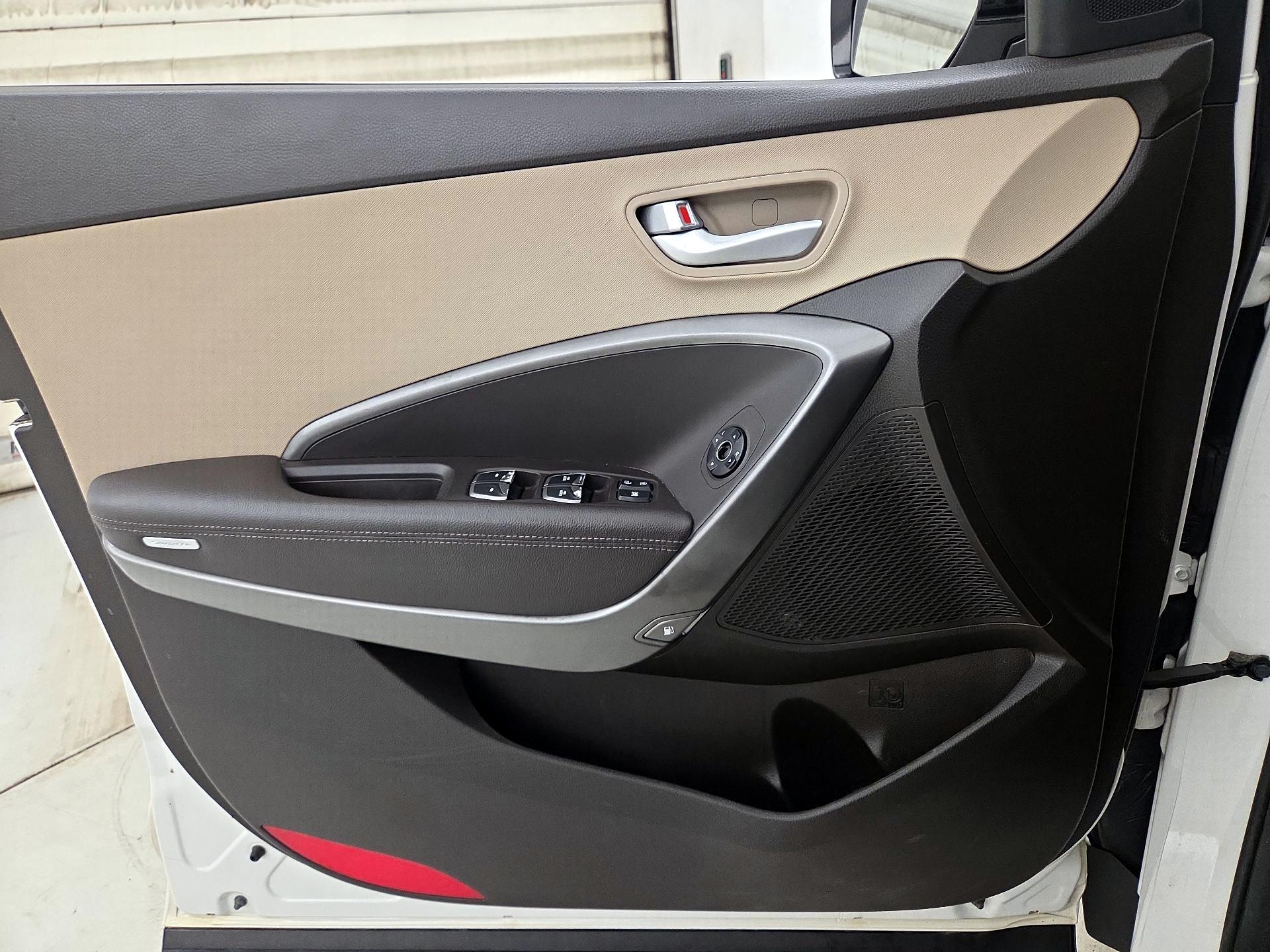 Thumbnail: 2017 Hyundai Santa Fe - 12