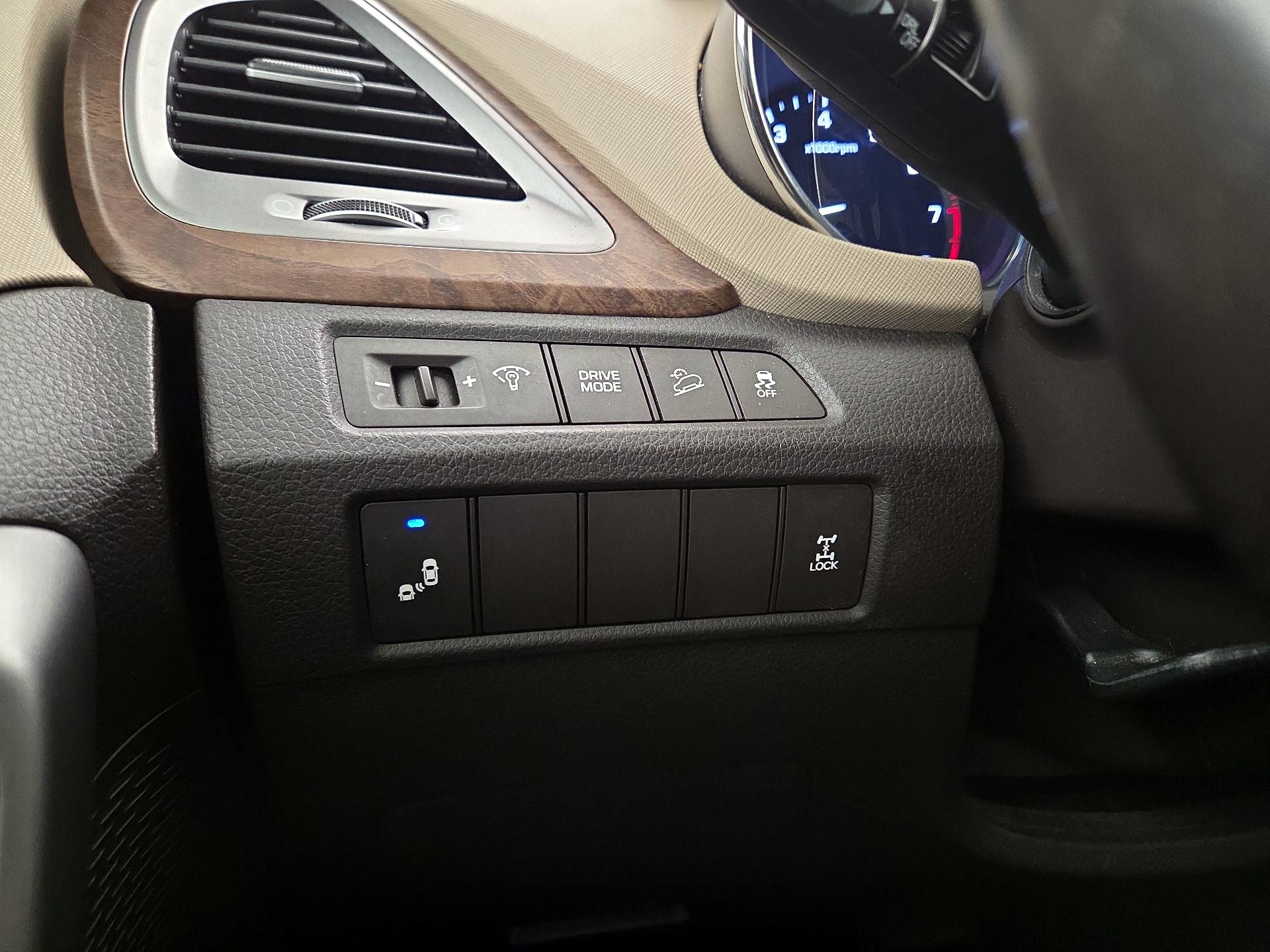 Thumbnail: 2017 Hyundai Santa Fe - 13