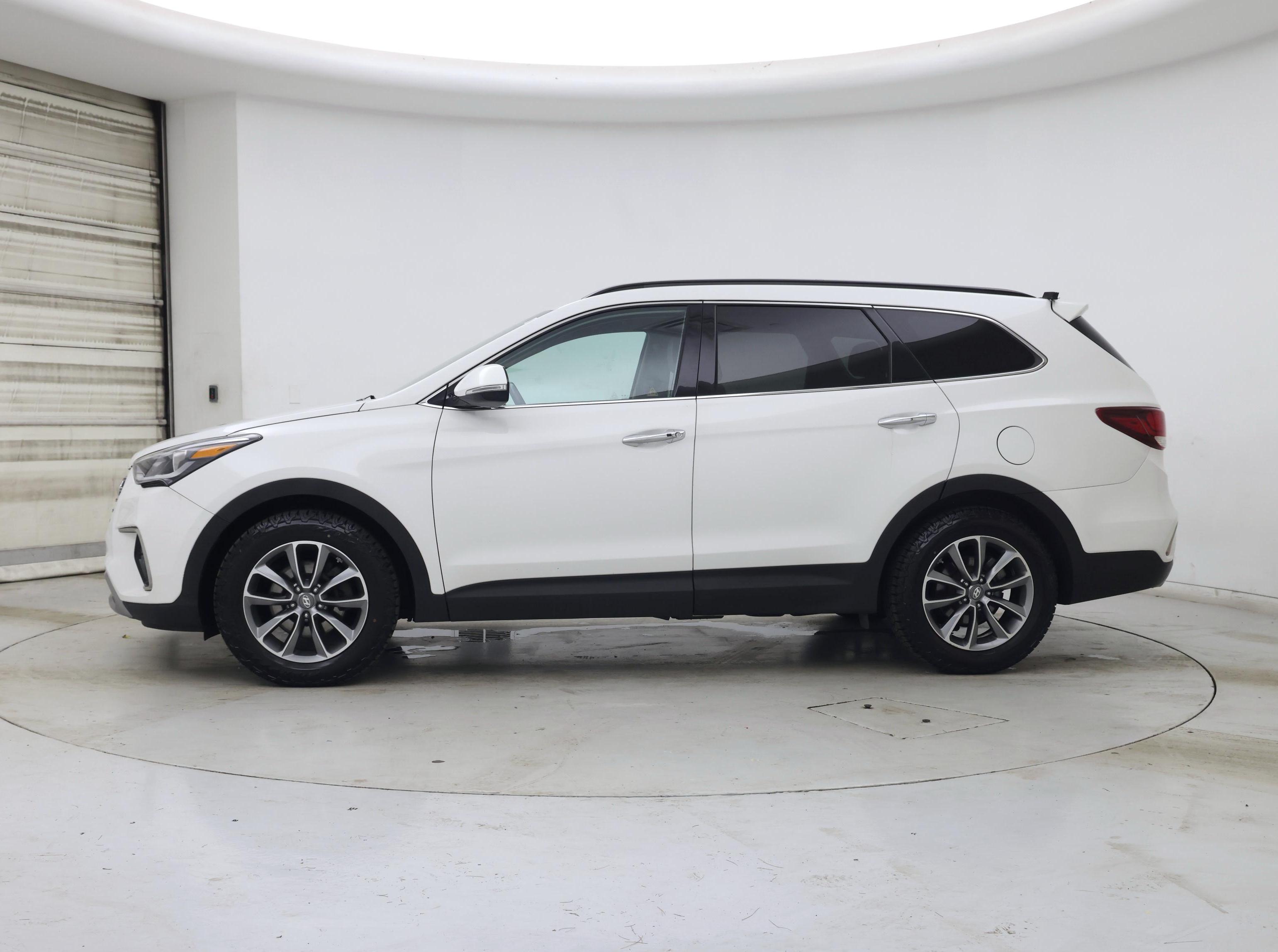 Thumbnail: 2017 Hyundai Santa Fe - 3