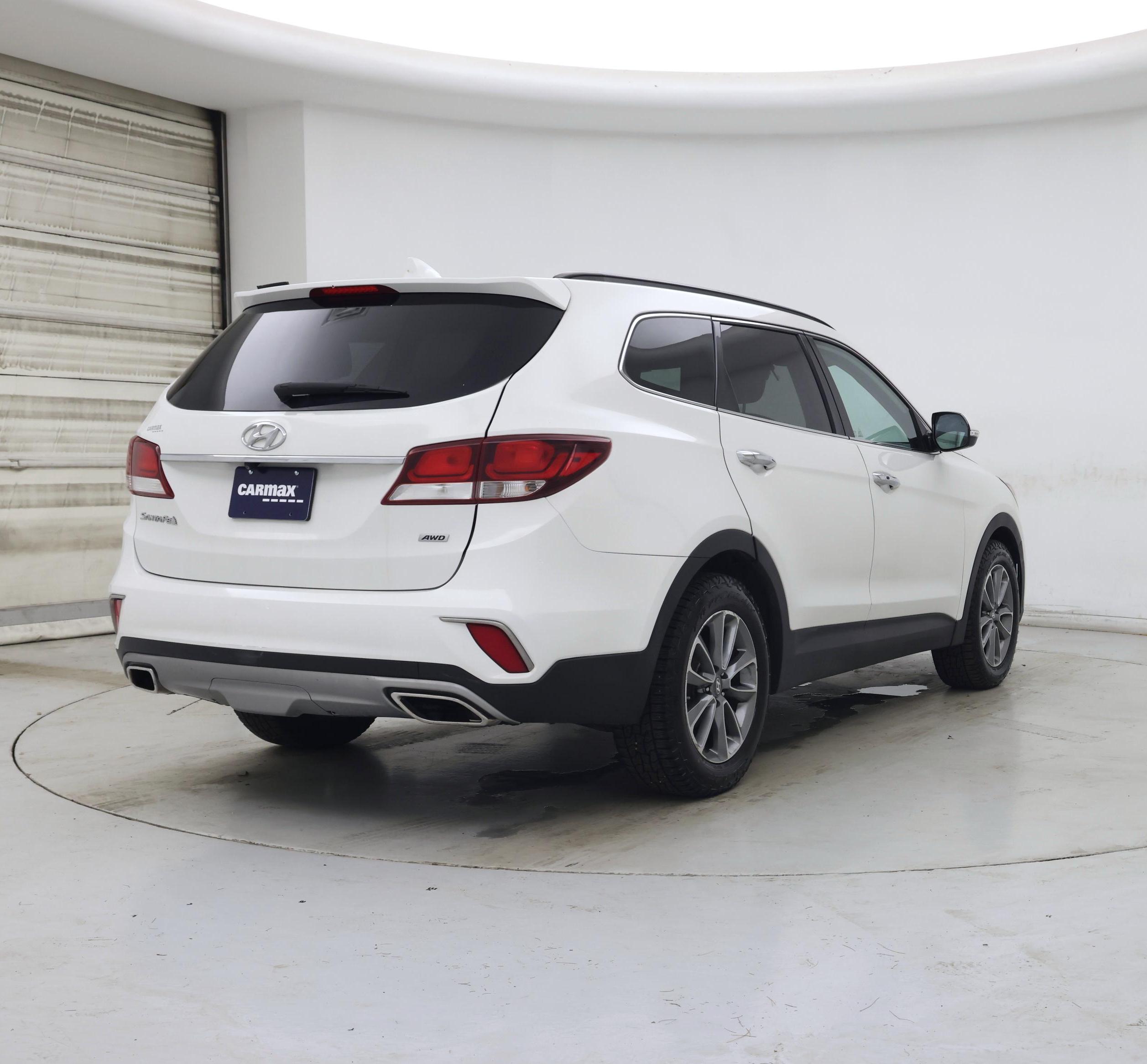 Thumbnail: 2017 Hyundai Santa Fe - 8