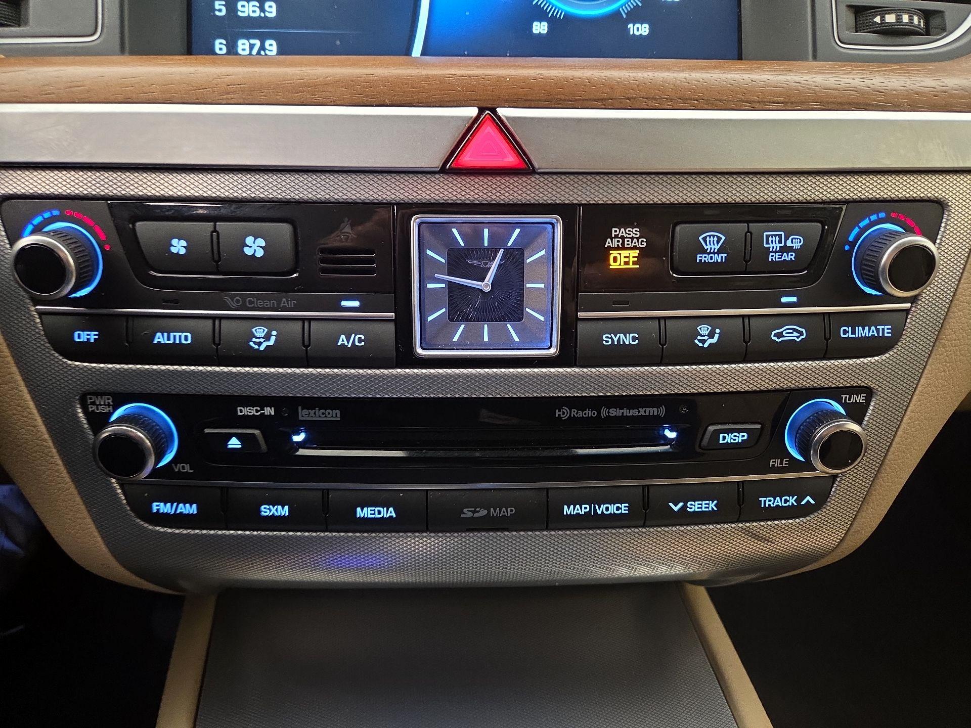 Thumbnail: 2018 Genesis G80 - 17