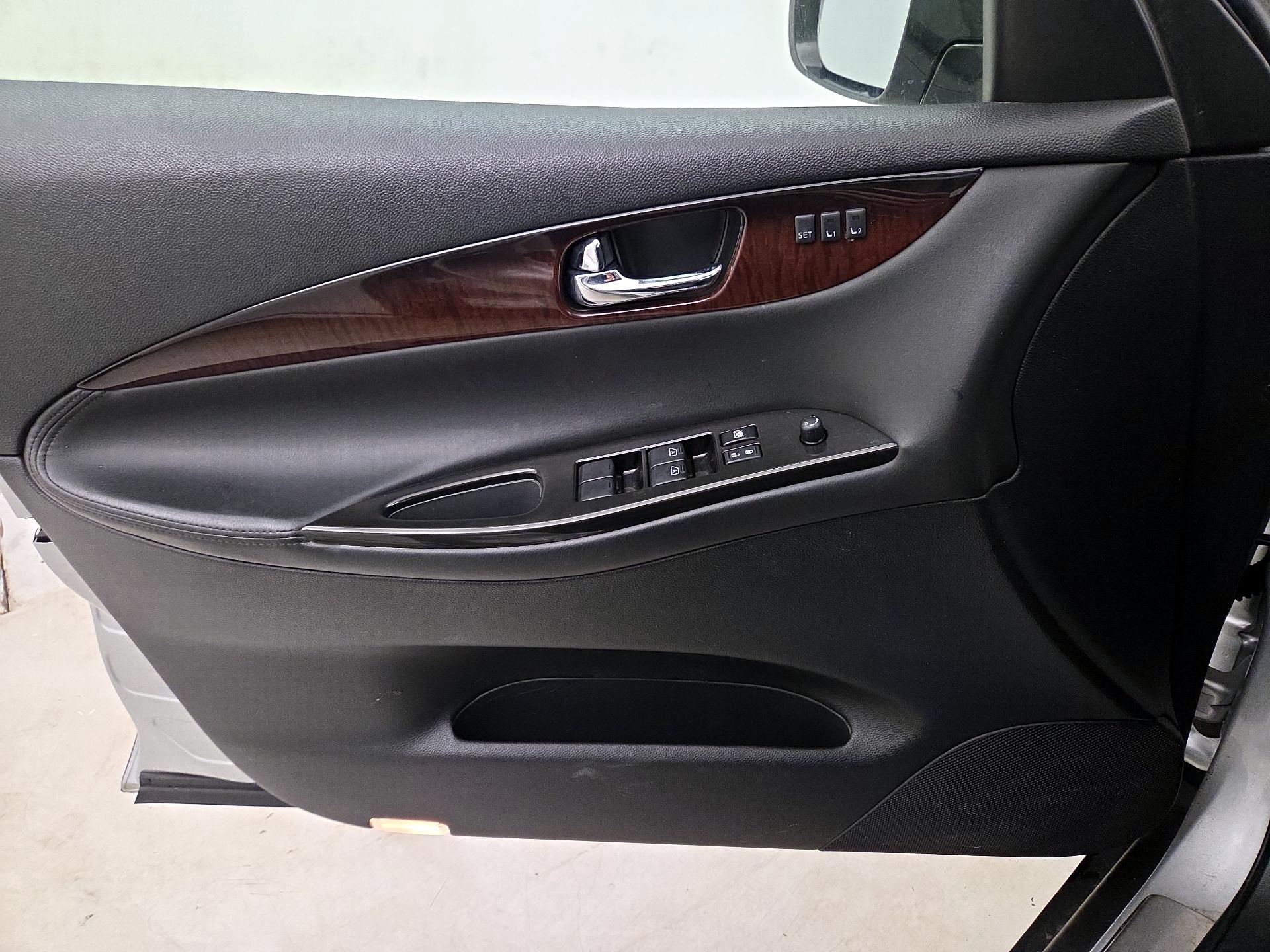 Thumbnail: 2017 INFINITI QX50 - 12