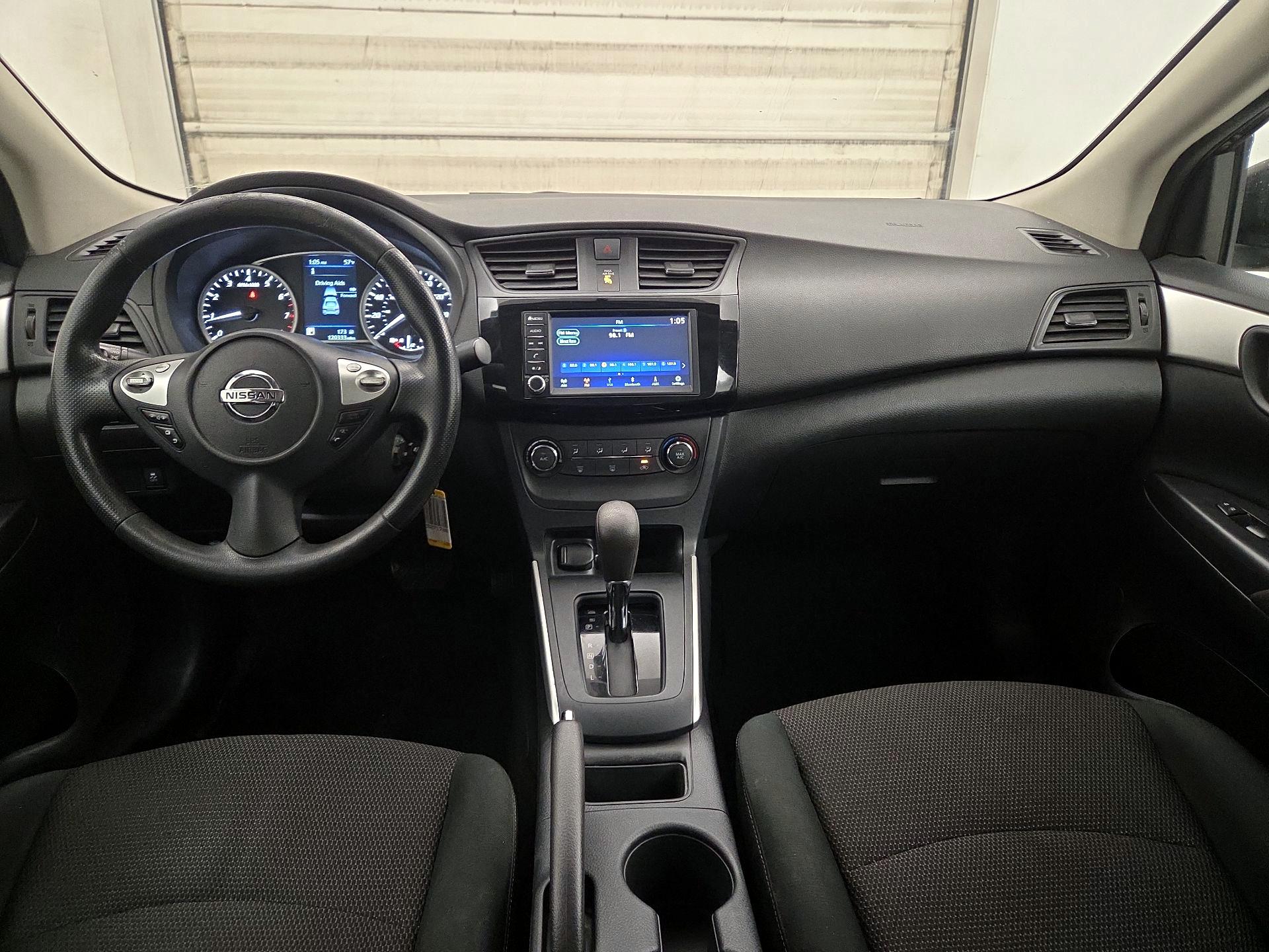 Thumbnail: 2019 Nissan Sentra - 9