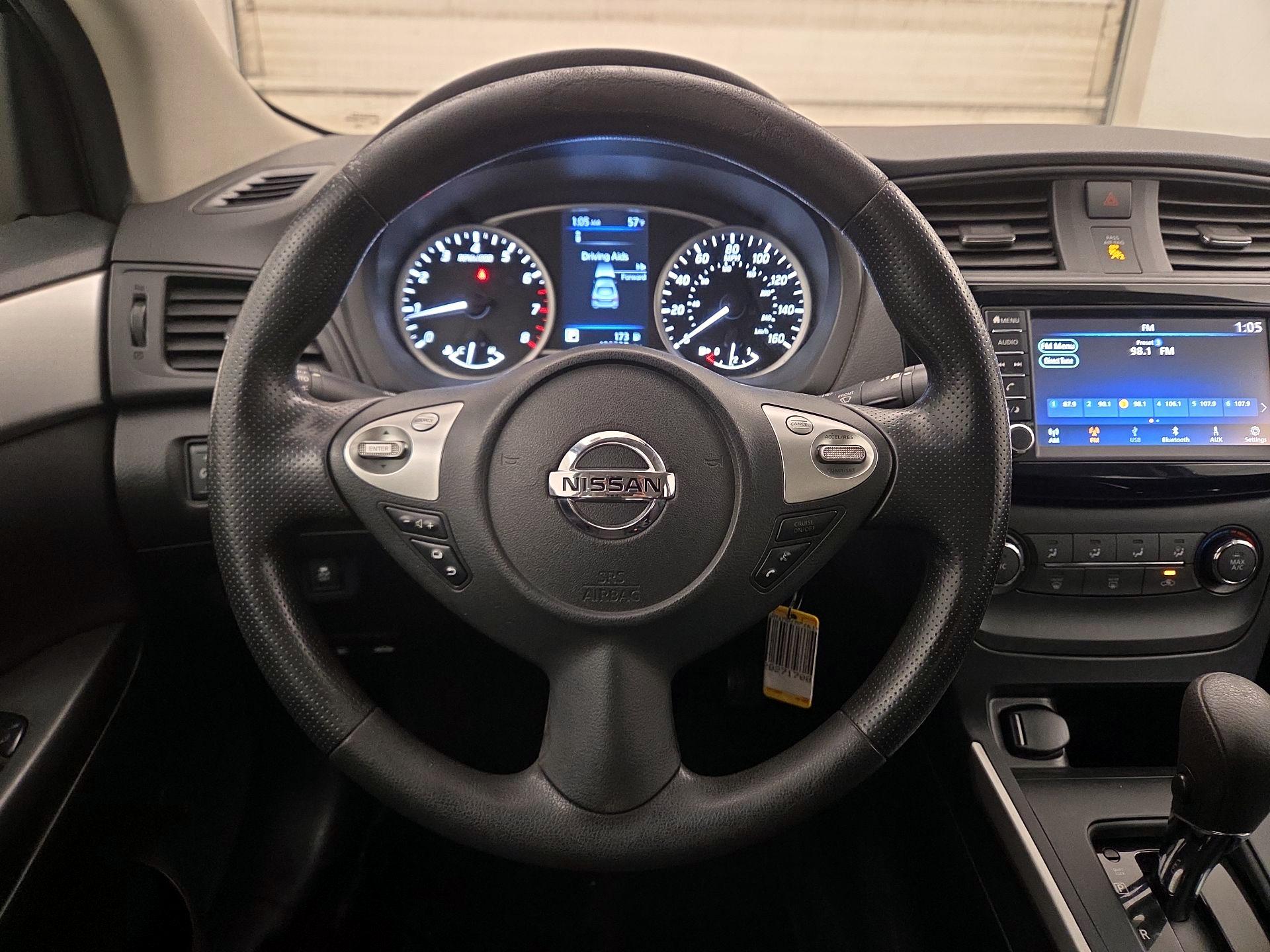 Thumbnail: 2019 Nissan Sentra - 10