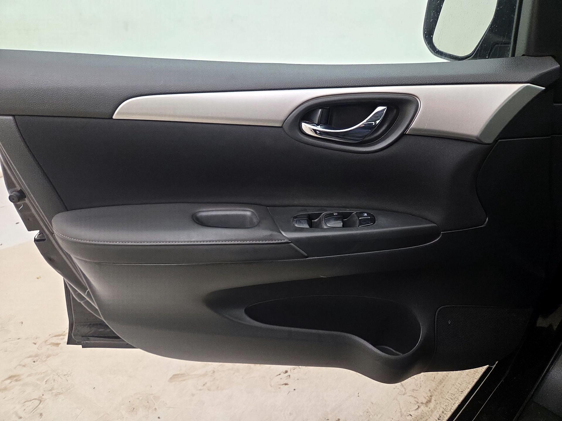 Thumbnail: 2019 Nissan Sentra - 12