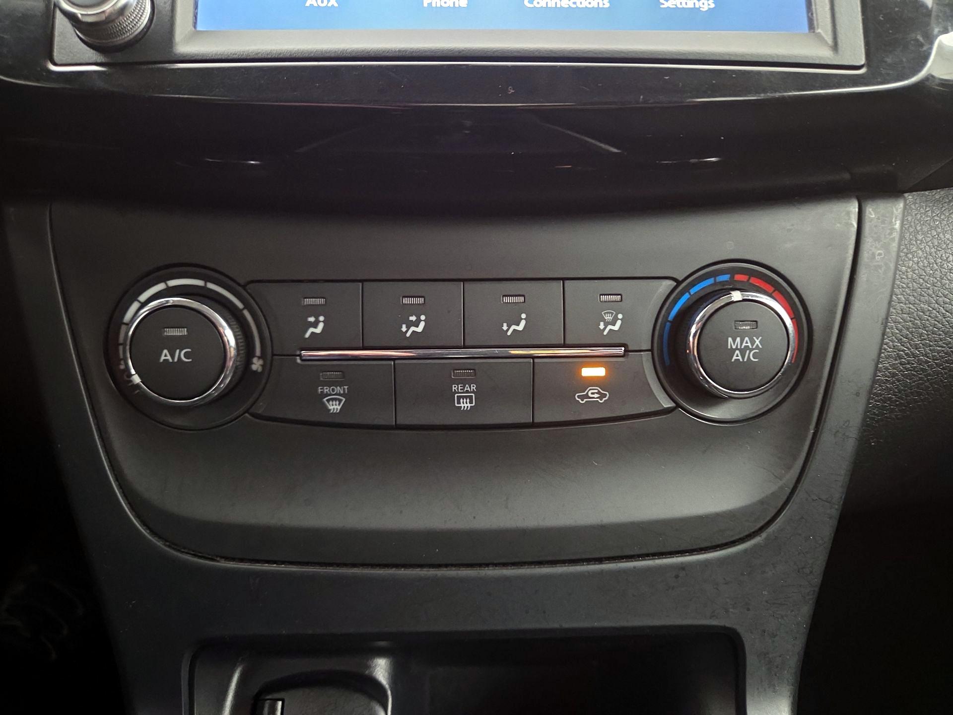 Thumbnail: 2019 Nissan Sentra - 16