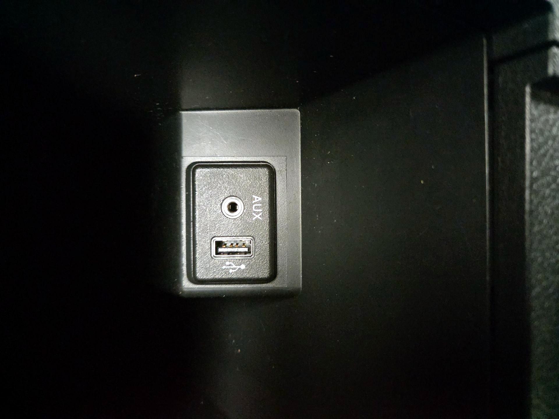 Thumbnail: 2019 Nissan Sentra - 18