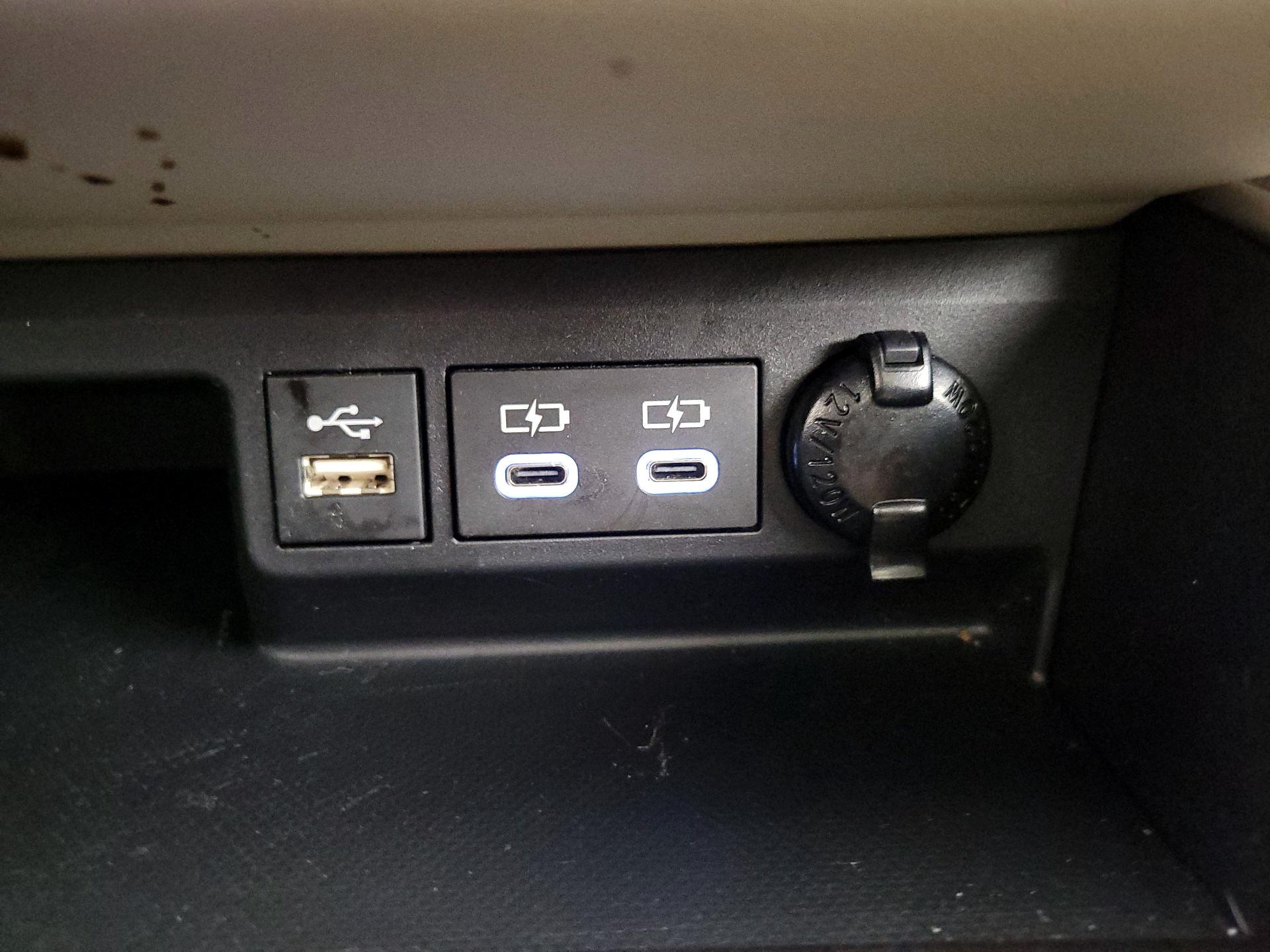 Thumbnail: 2023 Toyota Highlander - 18