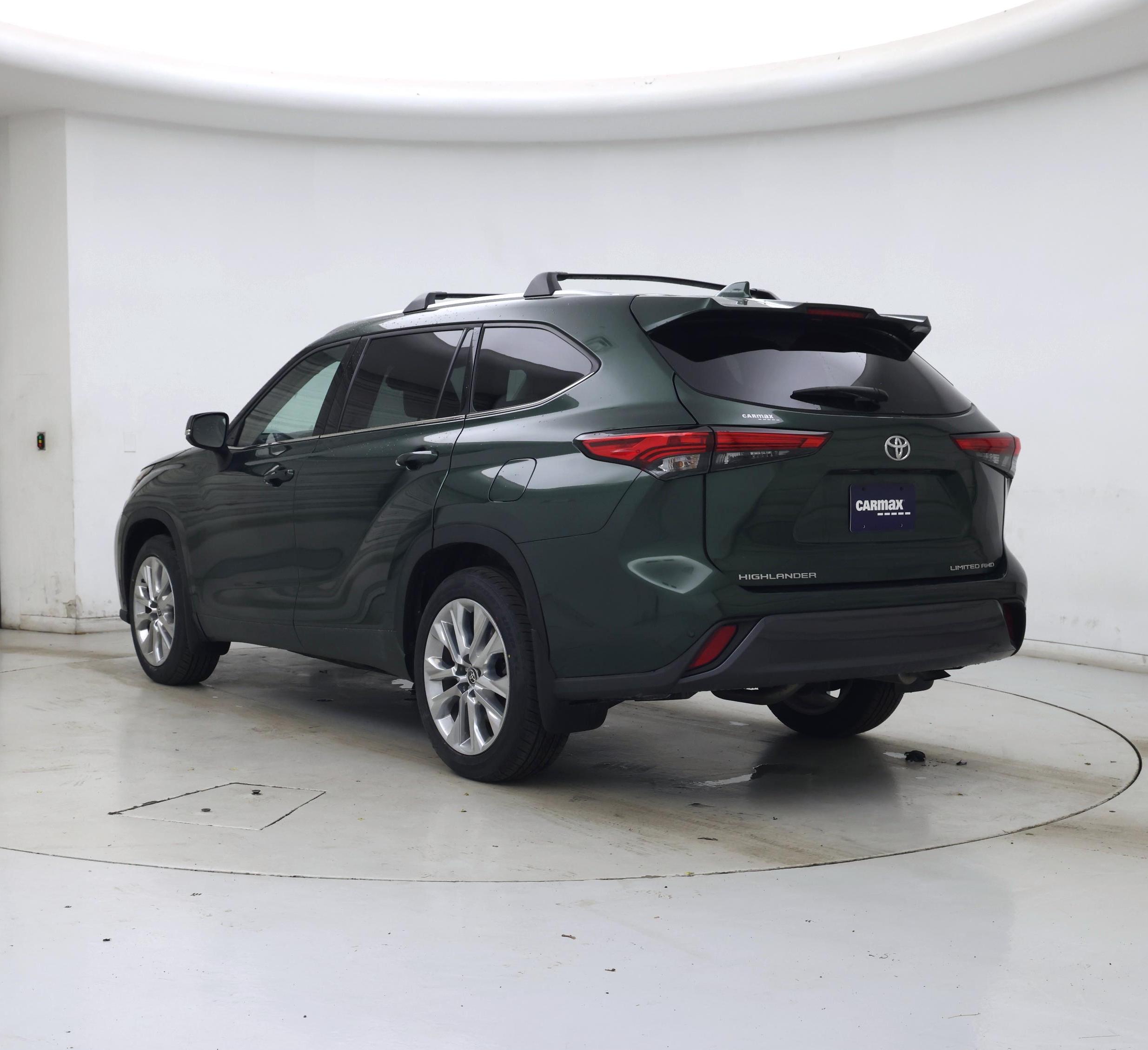 Thumbnail: 2023 Toyota Highlander - 2