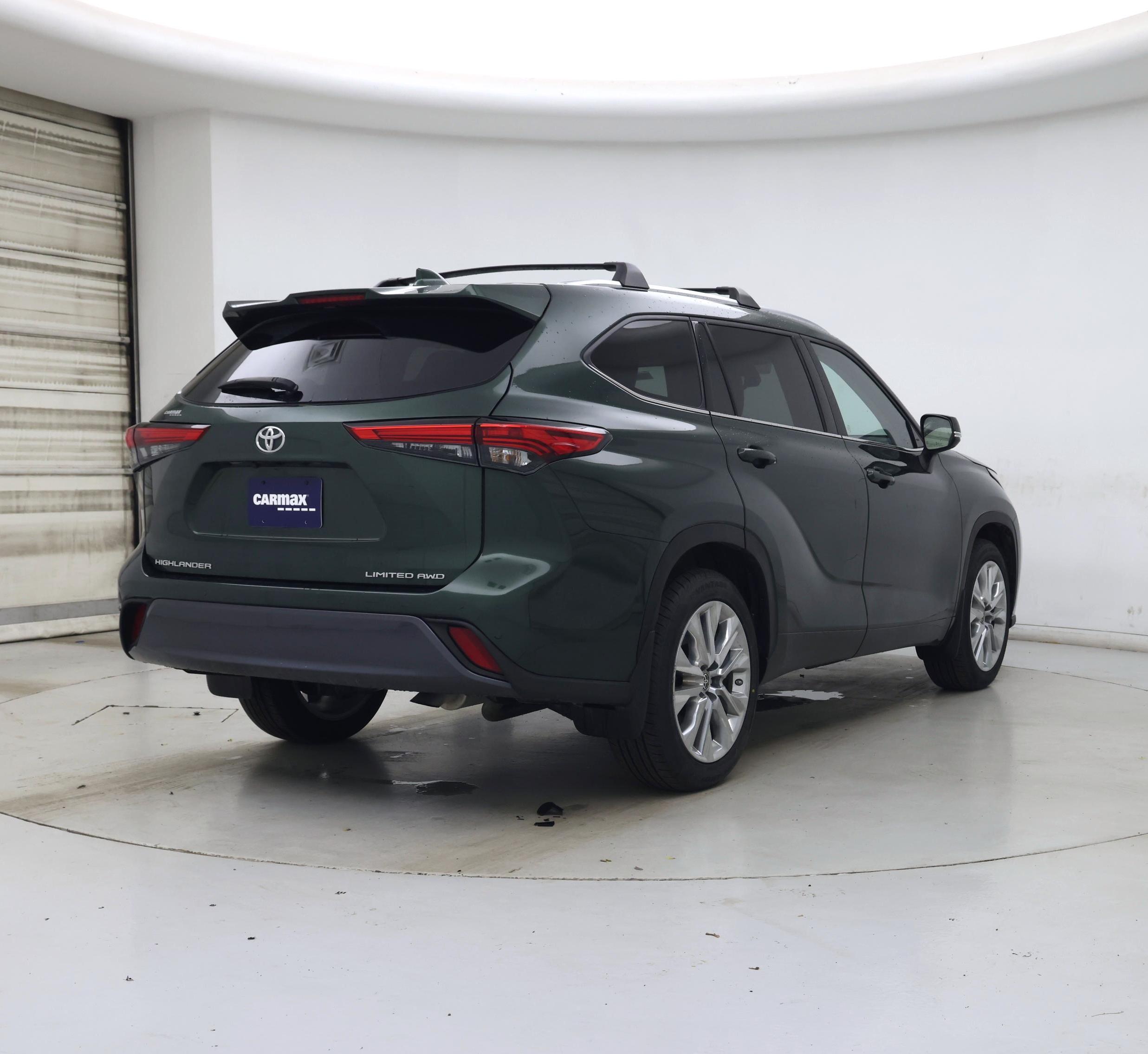 Thumbnail: 2023 Toyota Highlander - 8