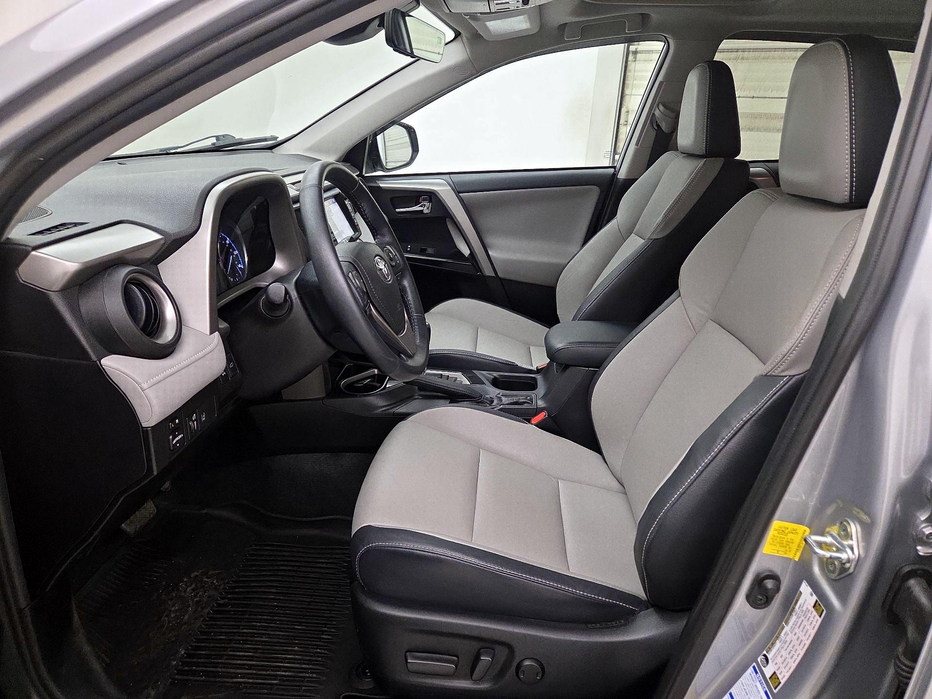 Thumbnail: 2018 Toyota RAV4 - 11