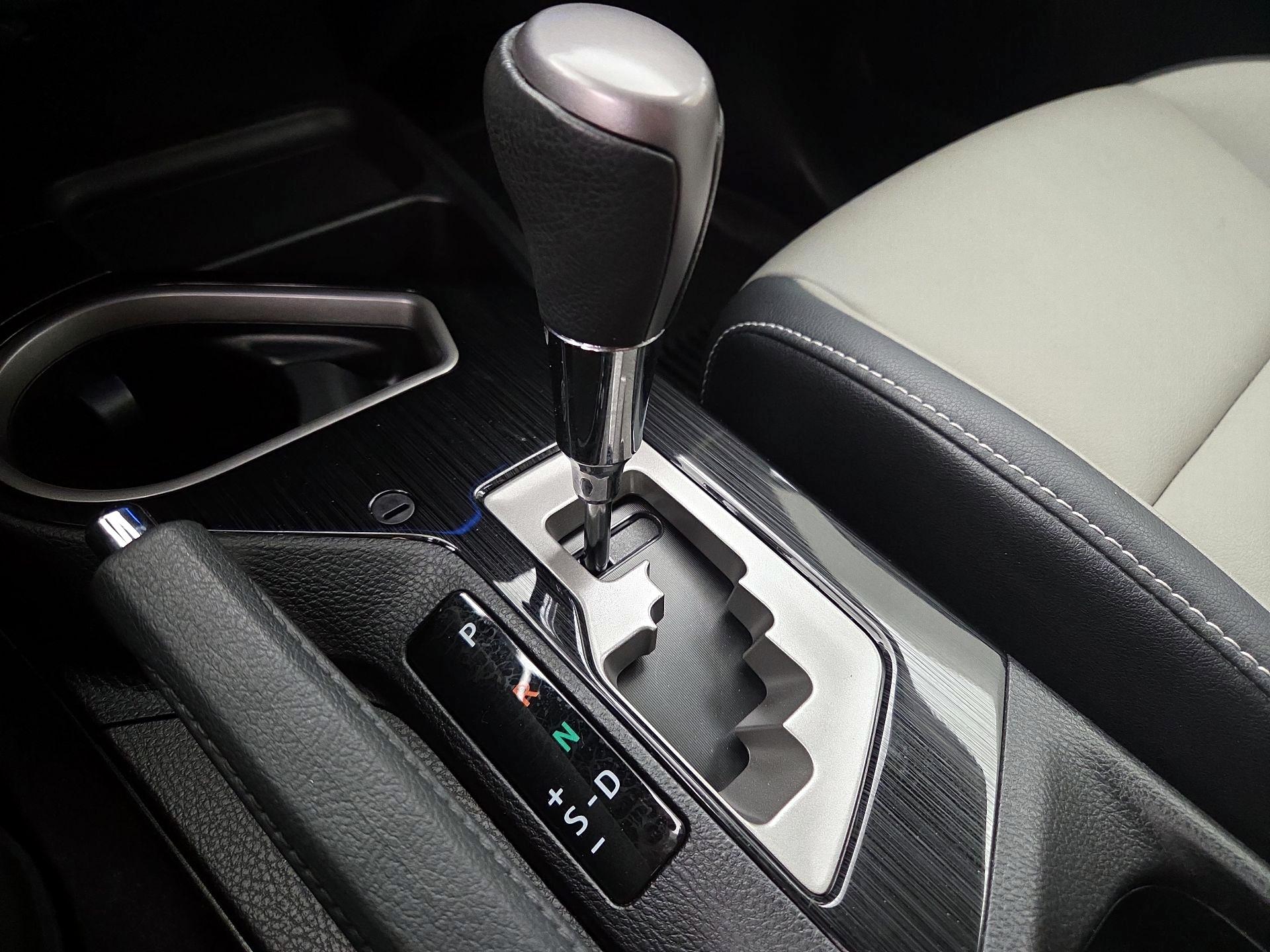 Thumbnail: 2018 Toyota RAV4 - 18