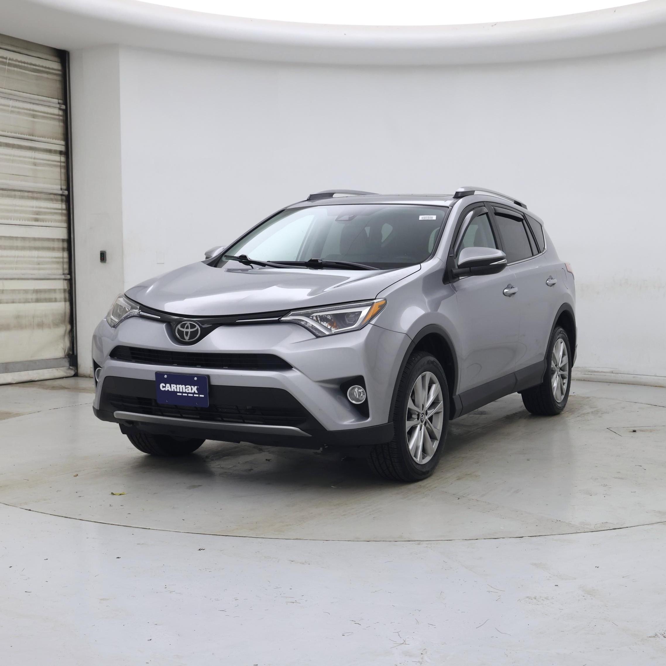 Thumbnail: 2018 Toyota RAV4 - 4