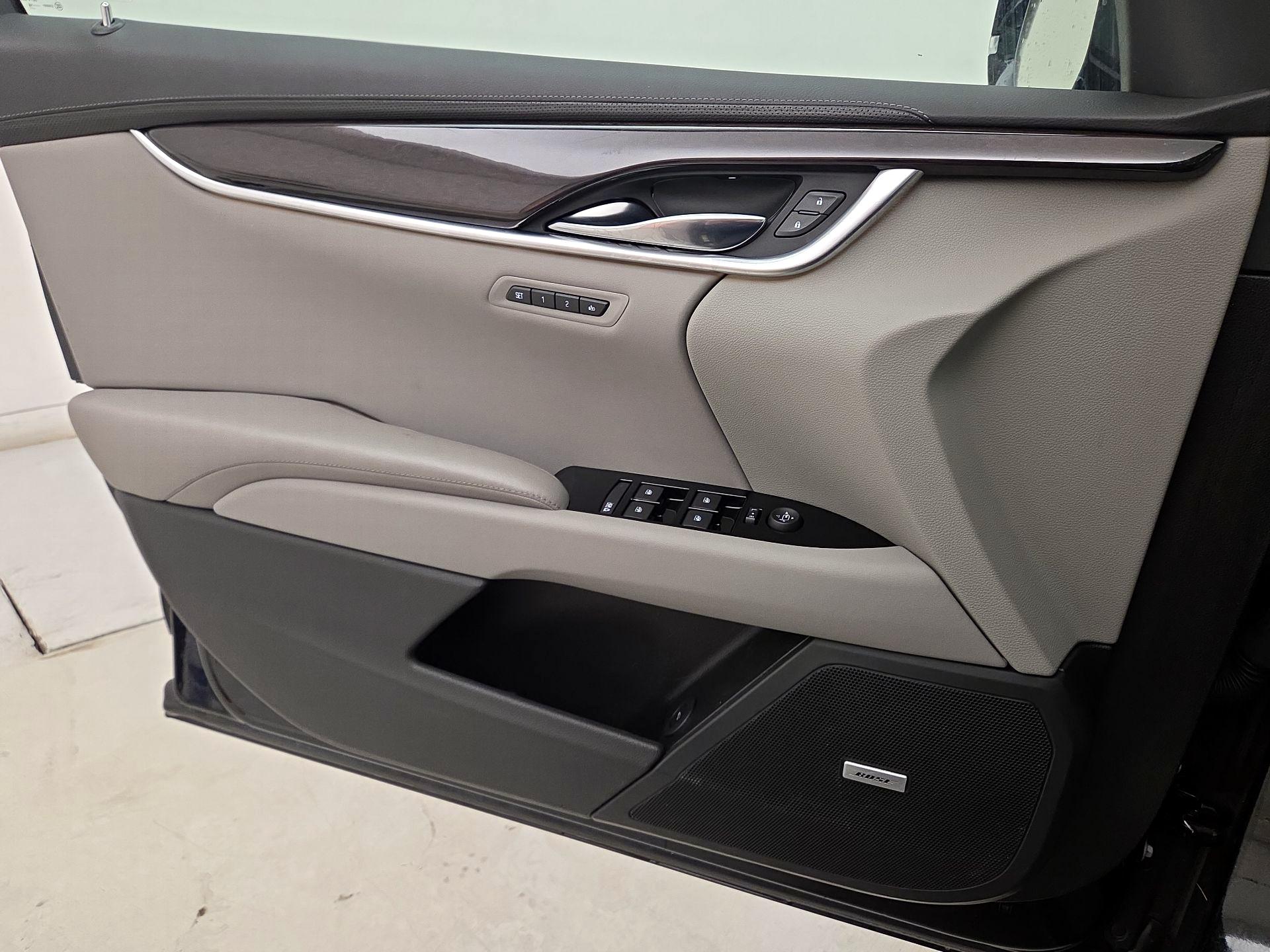 Thumbnail: 2016 Cadillac XTS - 12