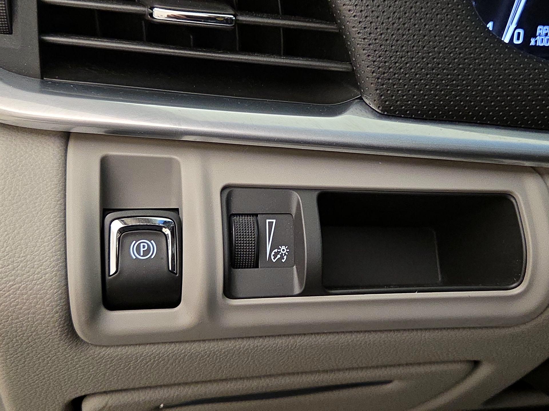 Thumbnail: 2016 Cadillac XTS - 13