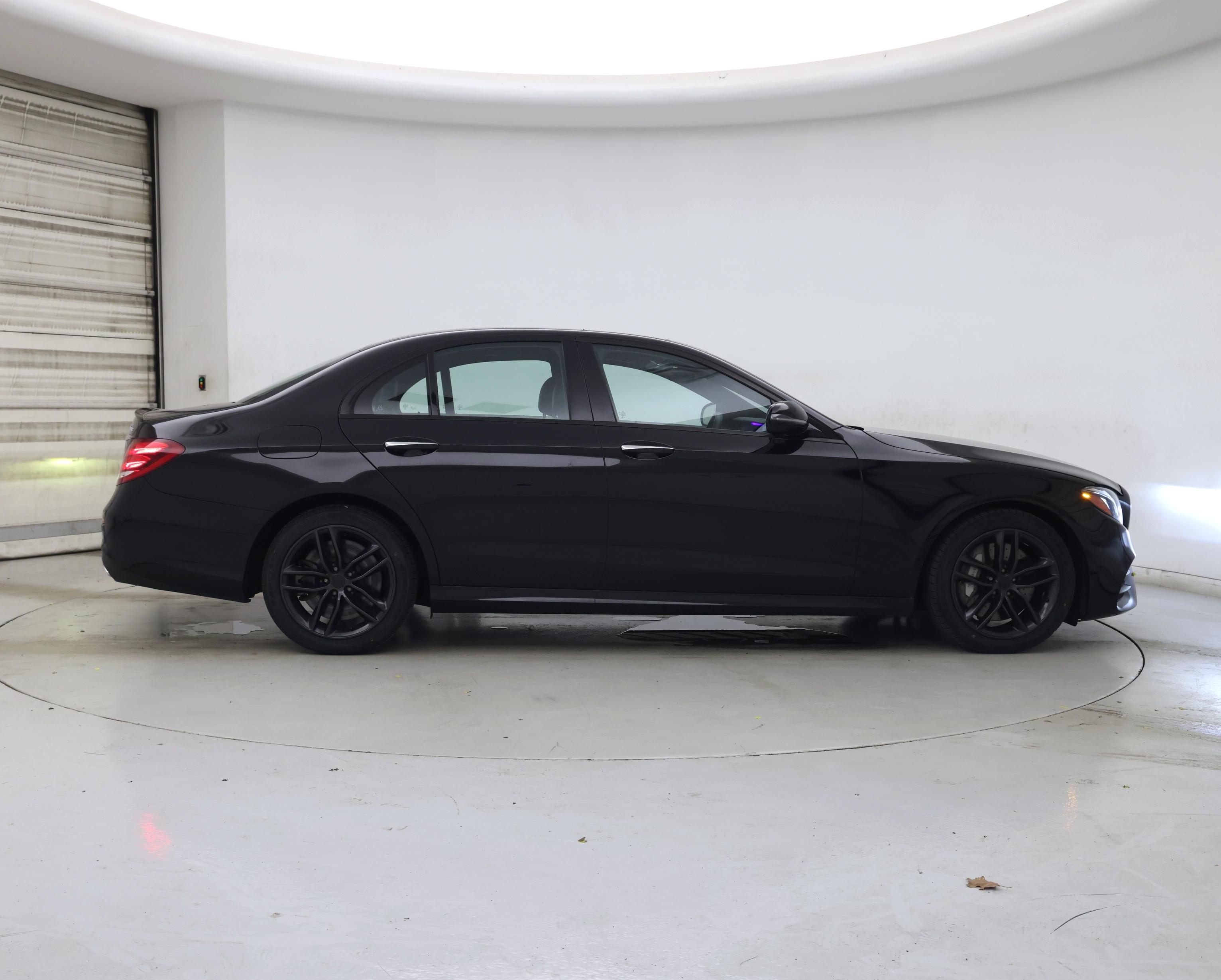 Thumbnail: 2020 Mercedes-Benz E-Class - 7