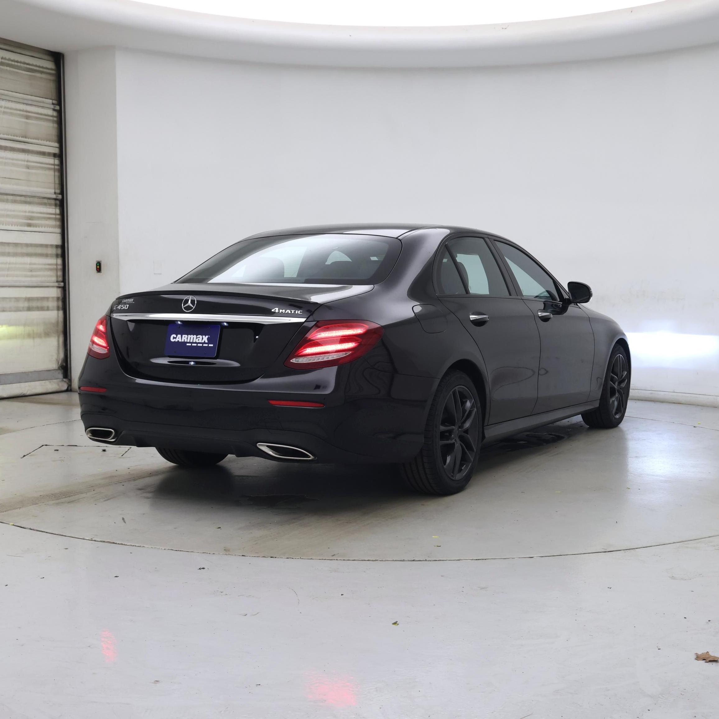 Thumbnail: 2020 Mercedes-Benz E-Class - 8