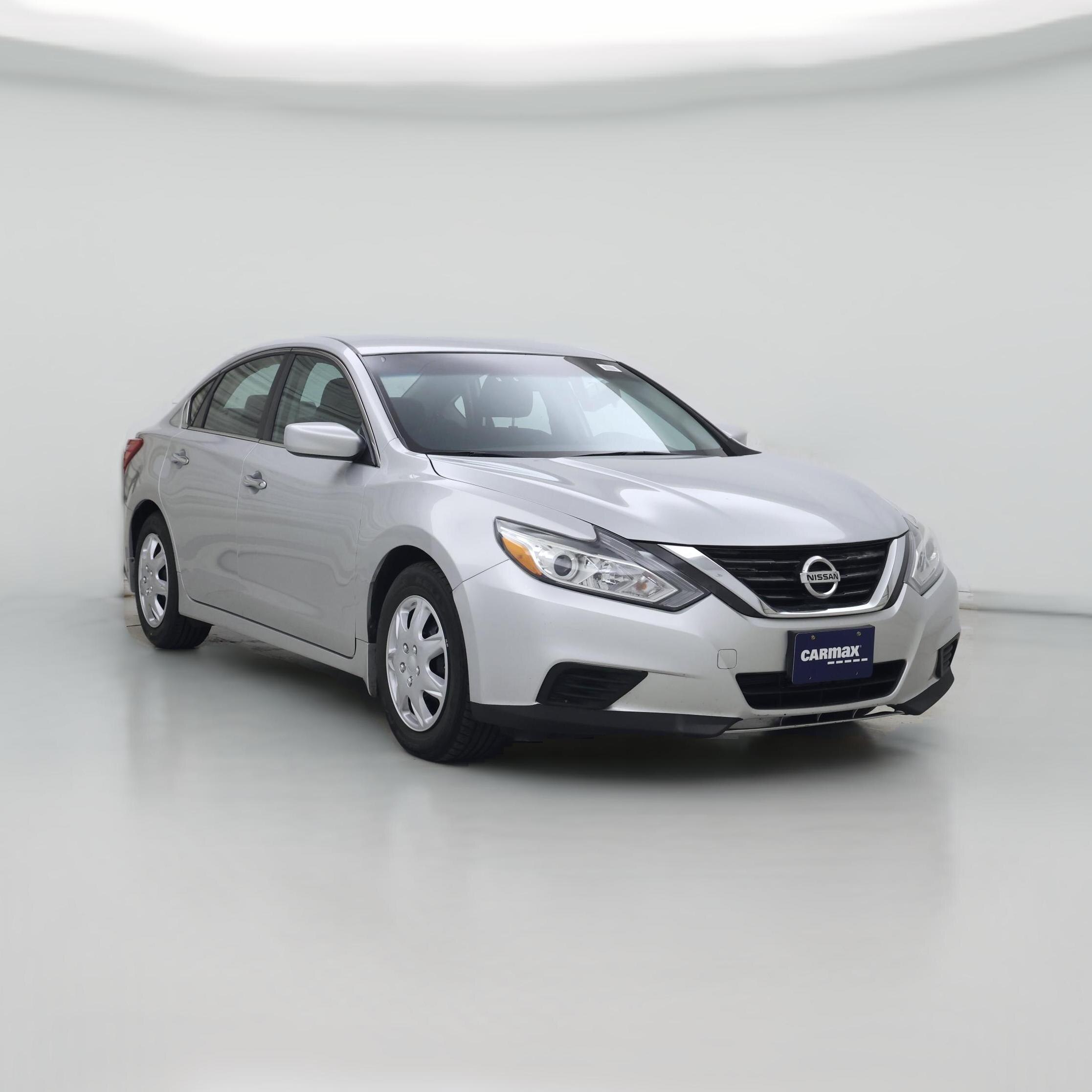 Thumbnail: 2017 Nissan Altima - 1