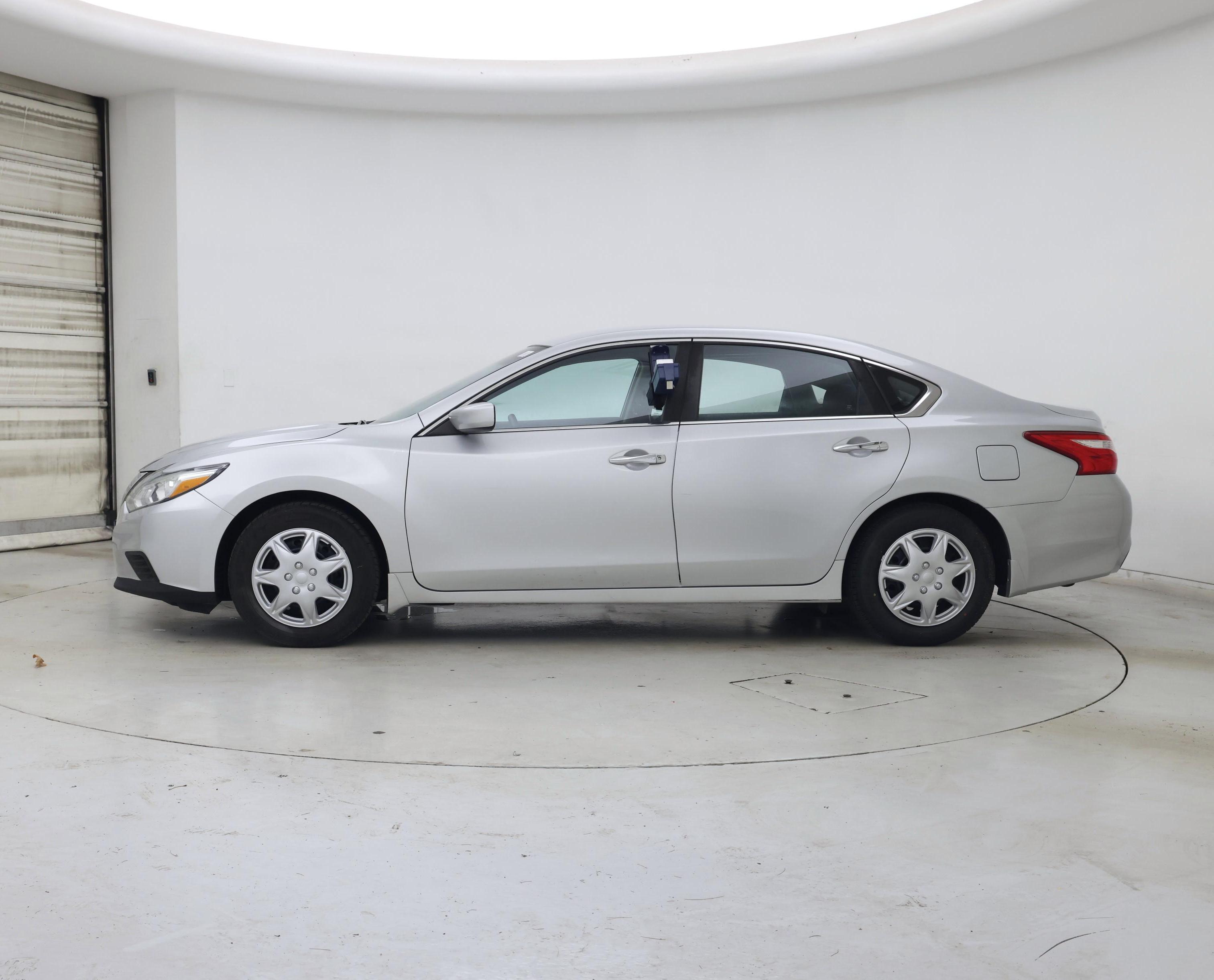 Thumbnail: 2017 Nissan Altima - 3