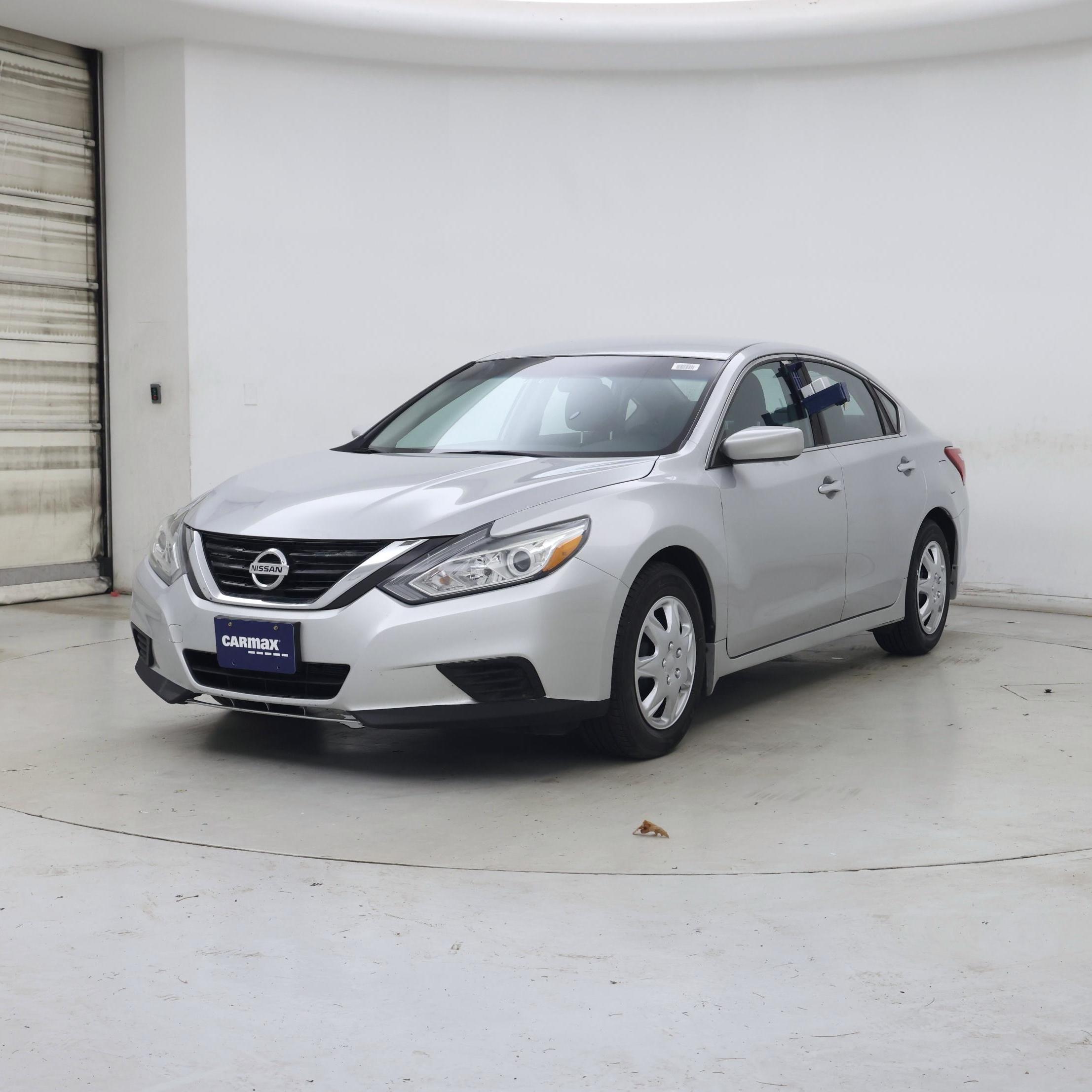 Thumbnail: 2017 Nissan Altima - 4