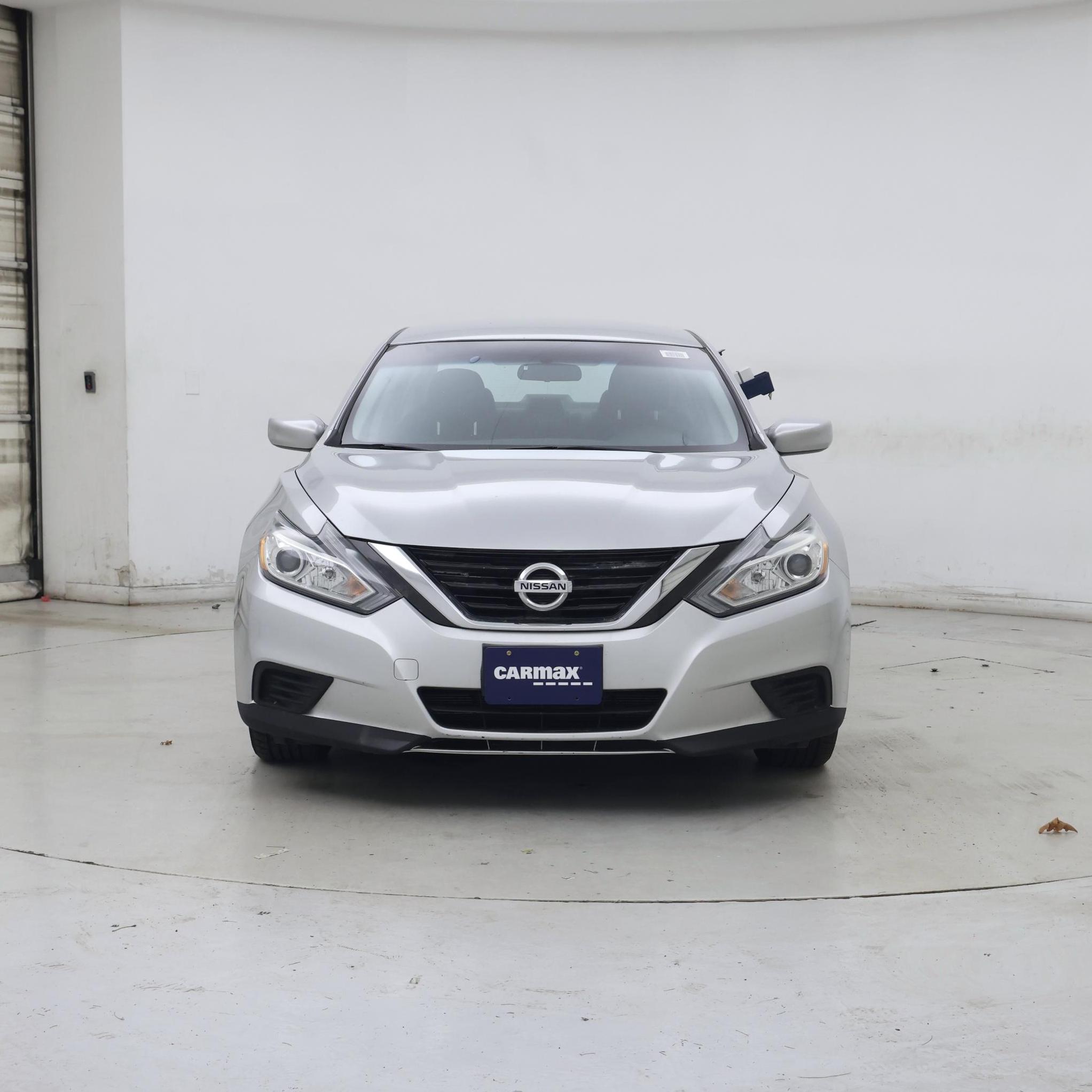 Thumbnail: 2017 Nissan Altima - 5