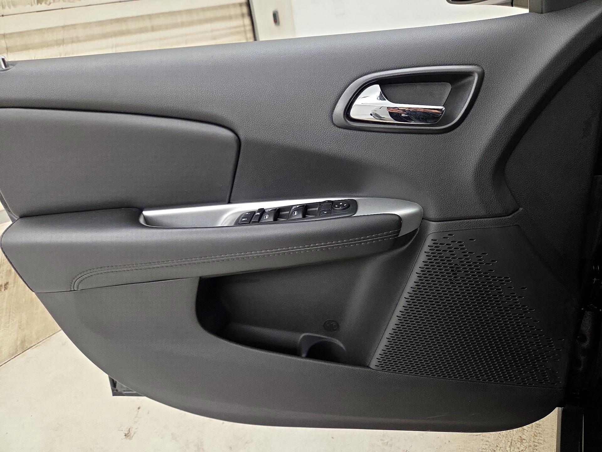 Thumbnail: 2018 Dodge Journey - 12