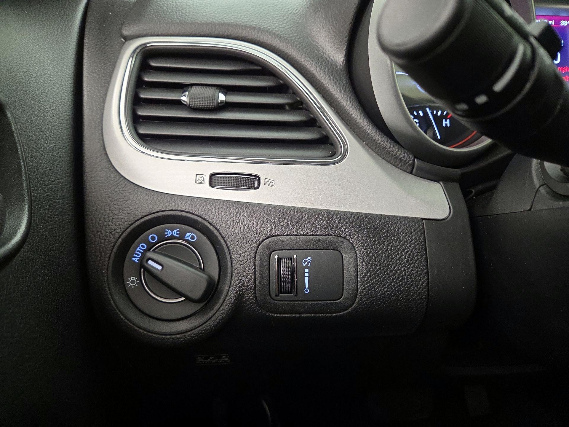 Thumbnail: 2018 Dodge Journey - 13