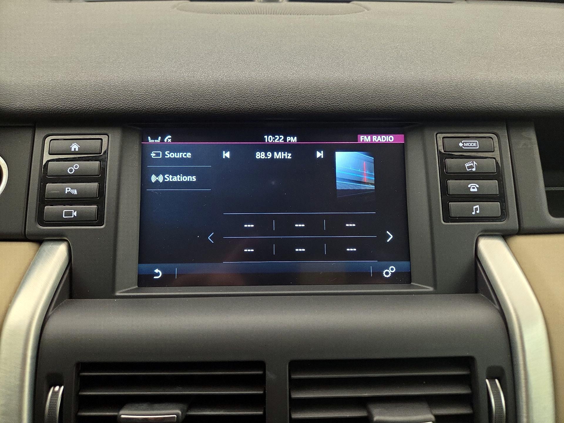 Thumbnail: 2019 Land Rover Discovery Sport - 15